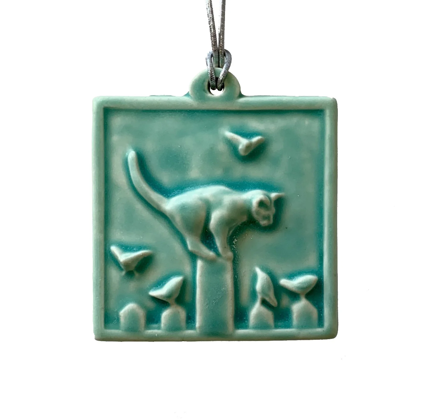 Cat on fence ornament bermuda.JPG