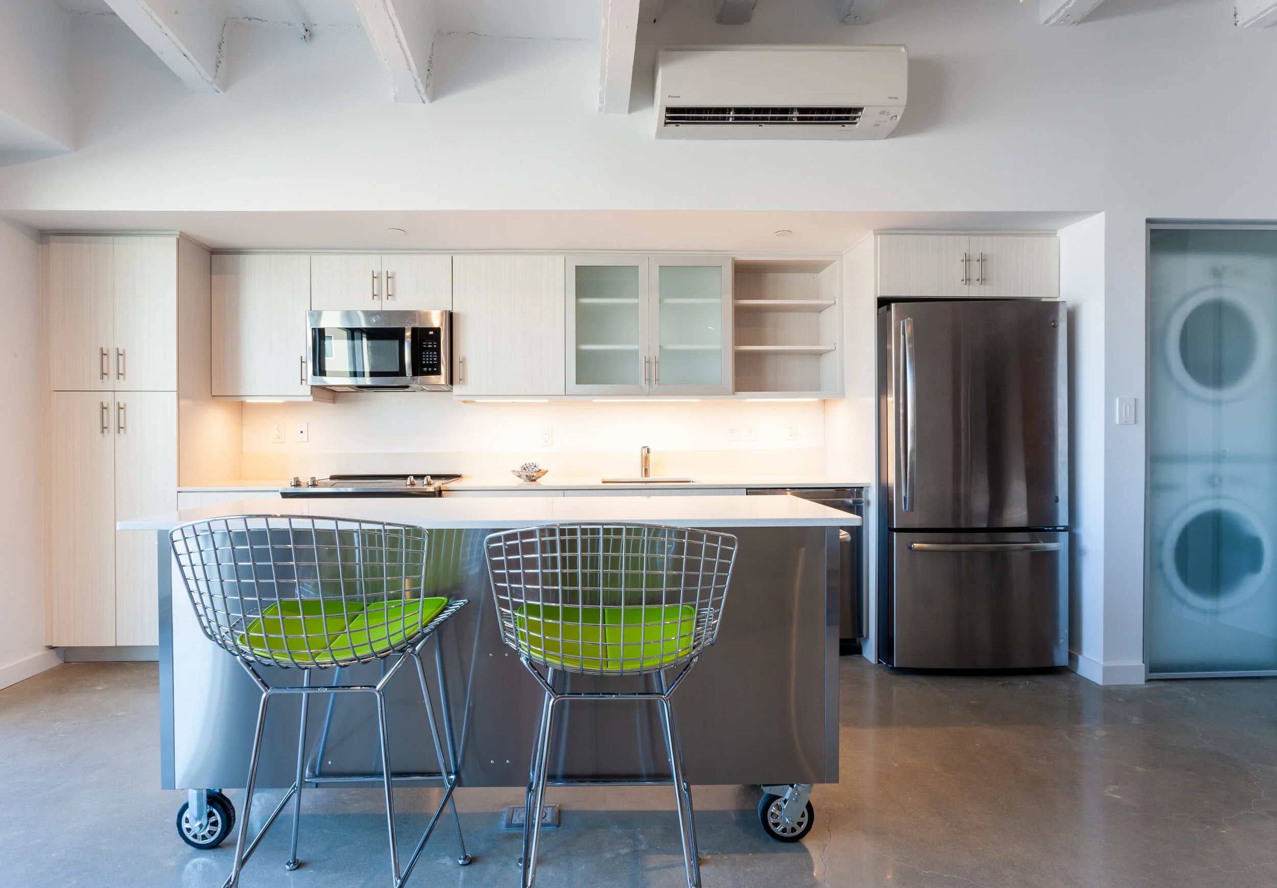  Luxury Three Bedroom Apartments in New Orleans LA - The Garage - Modern Kitchen with Stainless-Steel Appliances 