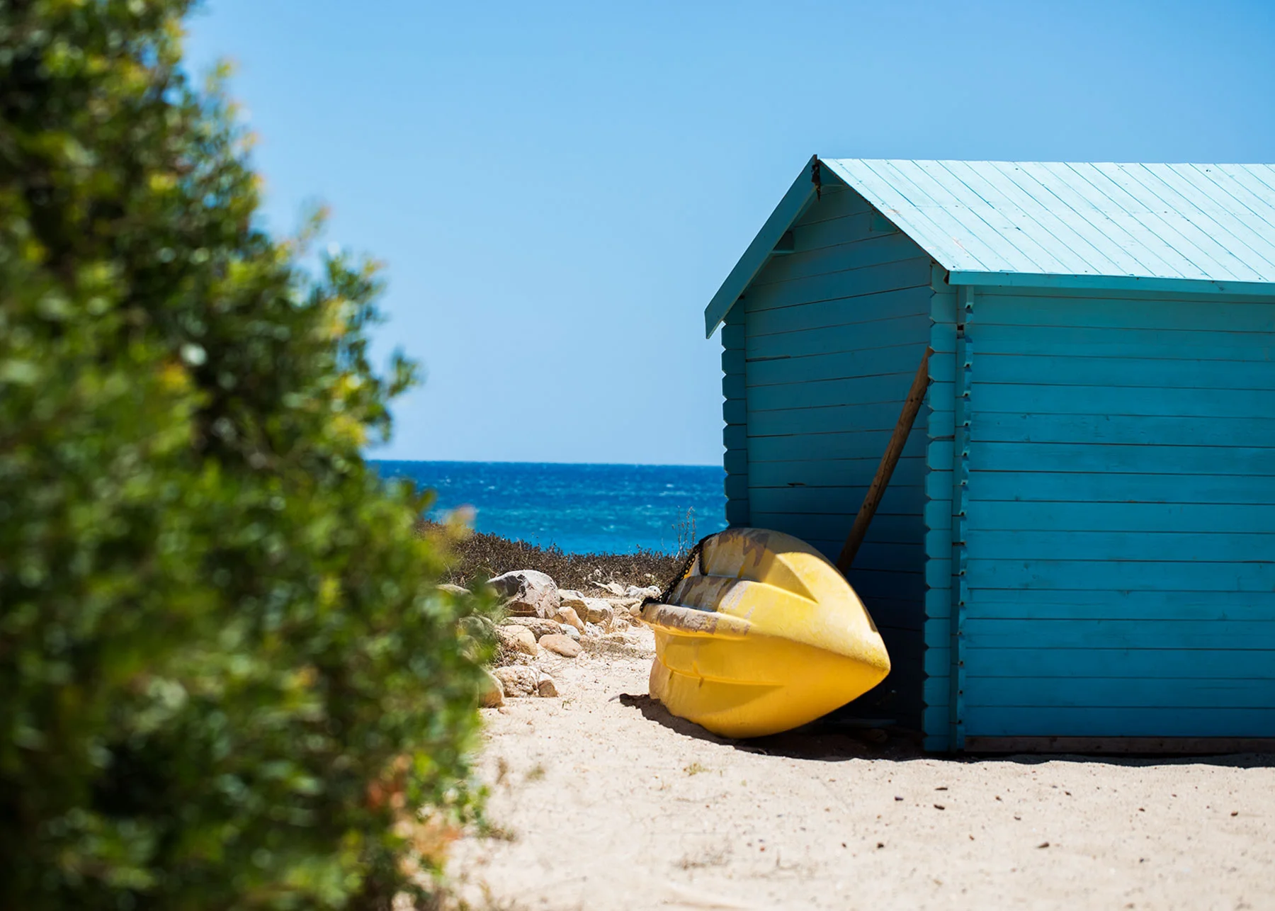 beachhutboat_1800.jpg