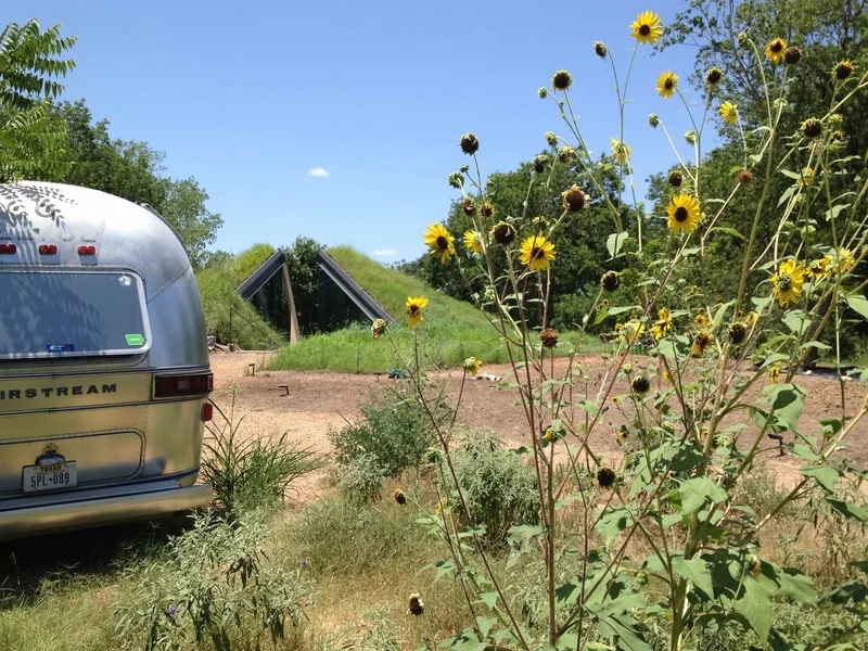 Gotta love that Airstream guest trailer - it has to be one of the coolest guest quarters I've seen!