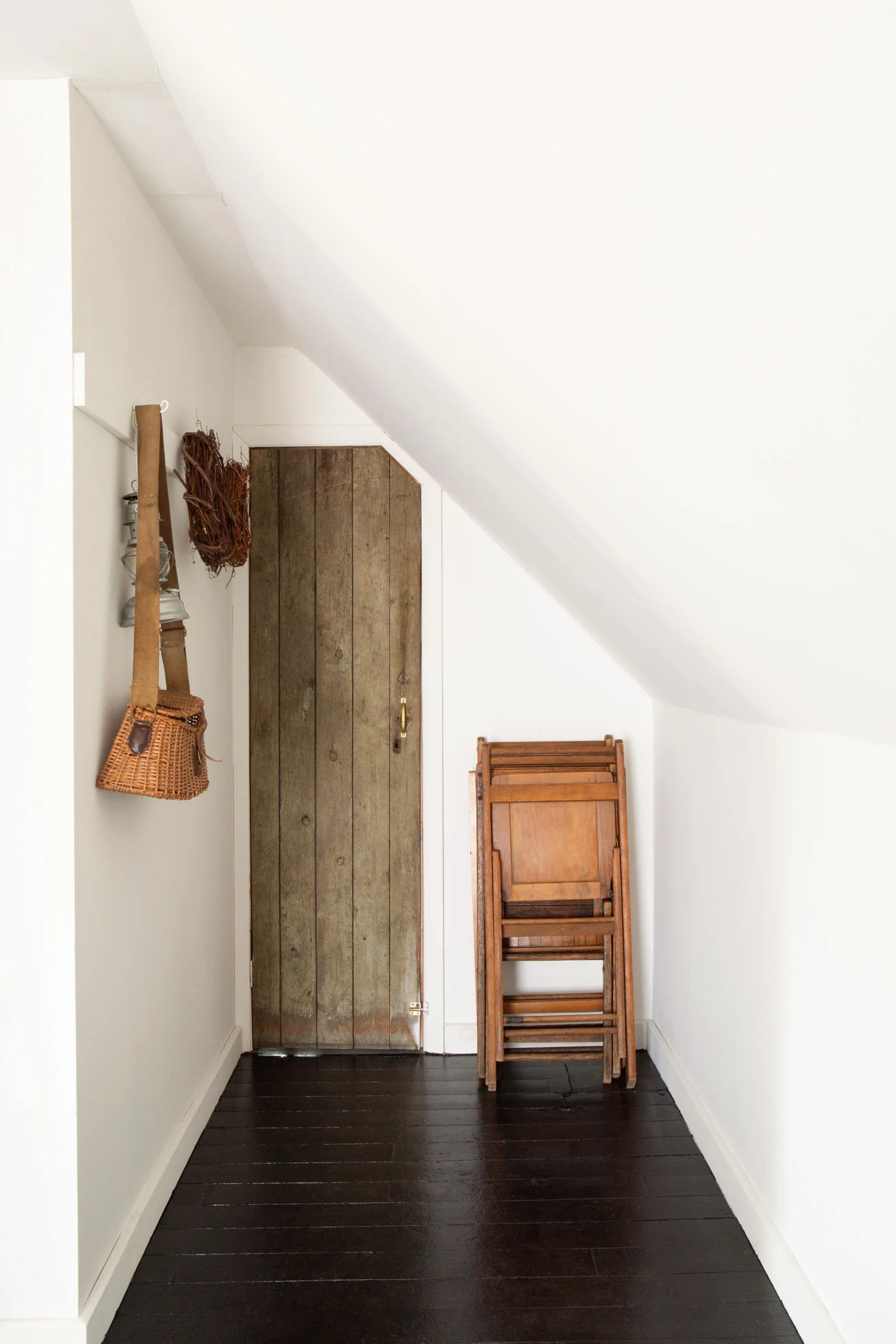 lisa-przystup-attic-doorway-sarah-elliott-1466x2199.jpg