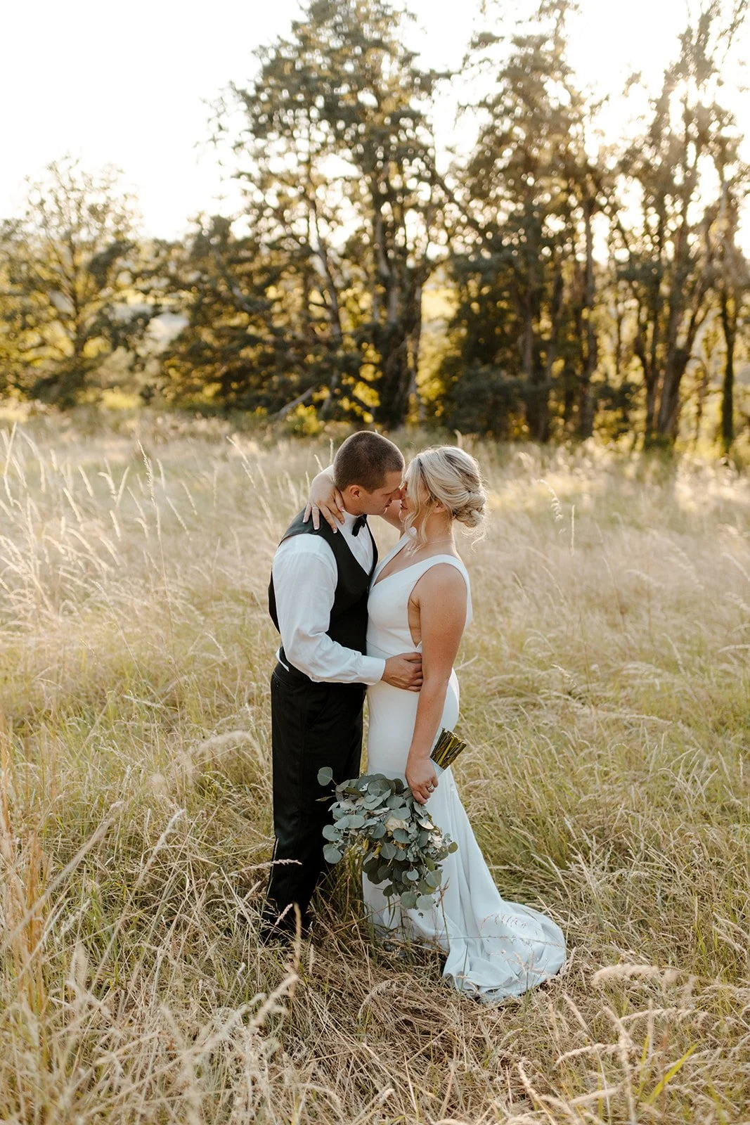 Summer Oregon Garden Wedding in Silverton, OR
