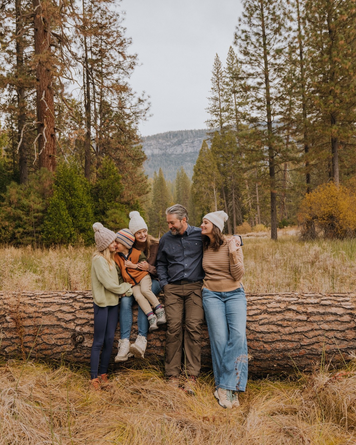 Wawona in Yosemite National Park might just be one of my favorite hidden gems, especially during the snow season! ❄️ This little corner of Yosemite is the perfect spot away from the busier spots in the park, full of pine trees &amp; meadows, so much 