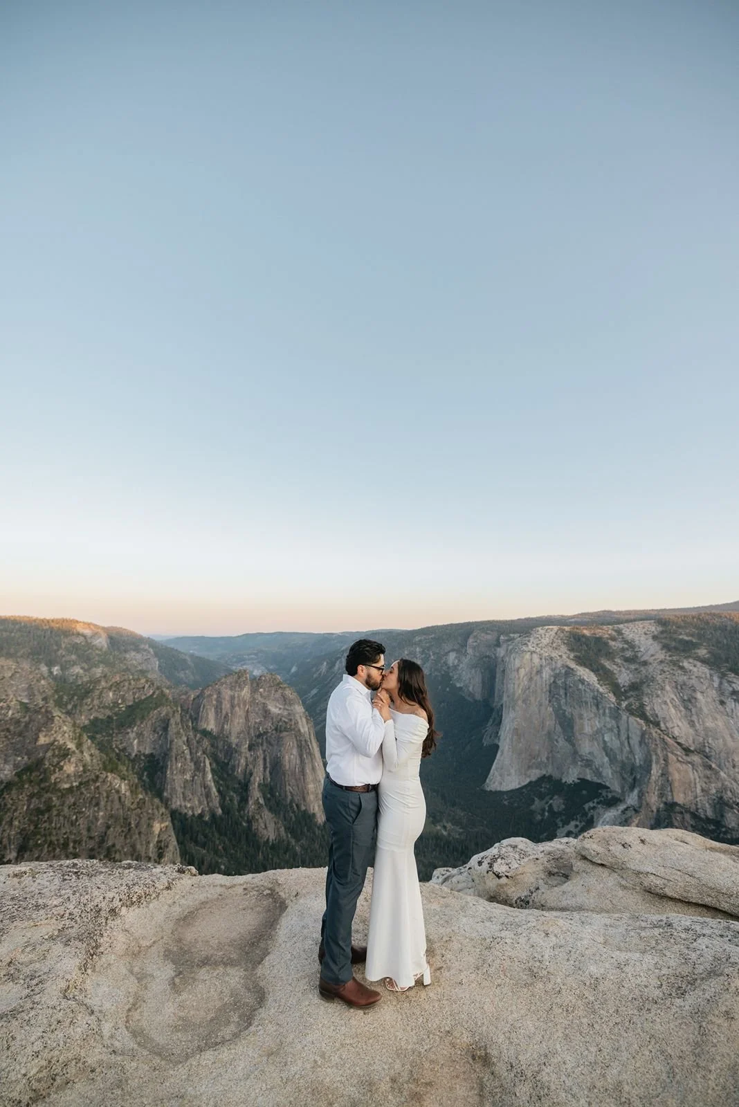 what-to-wear-for-Yosemite-egagement-1.jpg