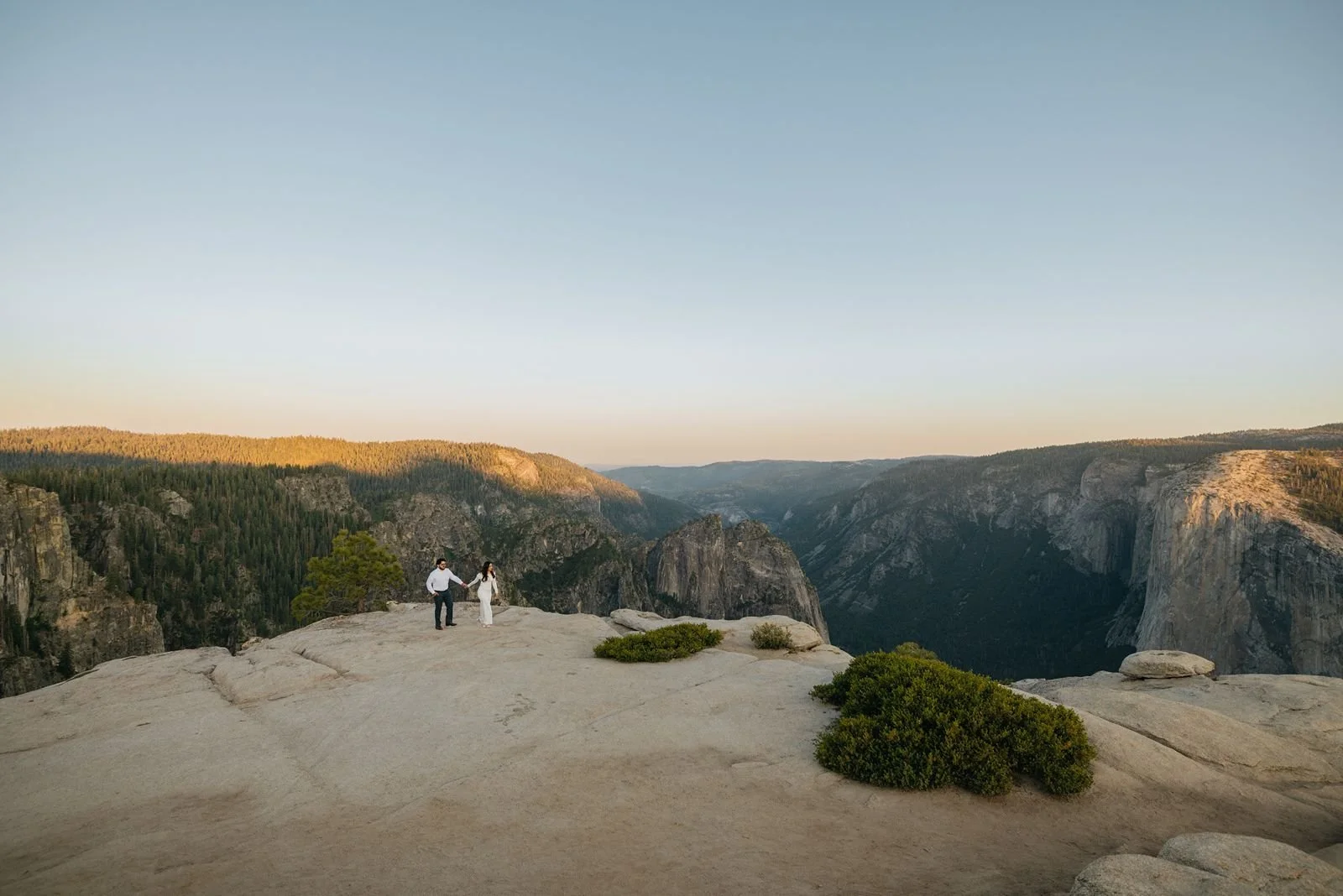 what-to-wear-for-Yosemite-egagement-4.jpg