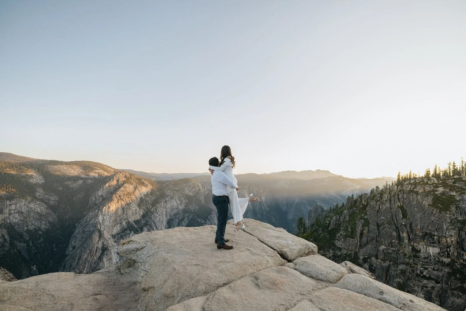 what-to-wear-for-Yosemite-egagement-5.jpg