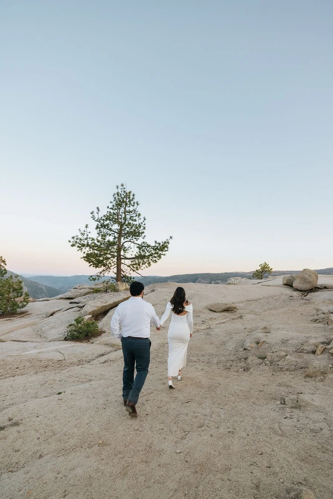 what-to-wear-for-Yosemite-egagement-20.jpg