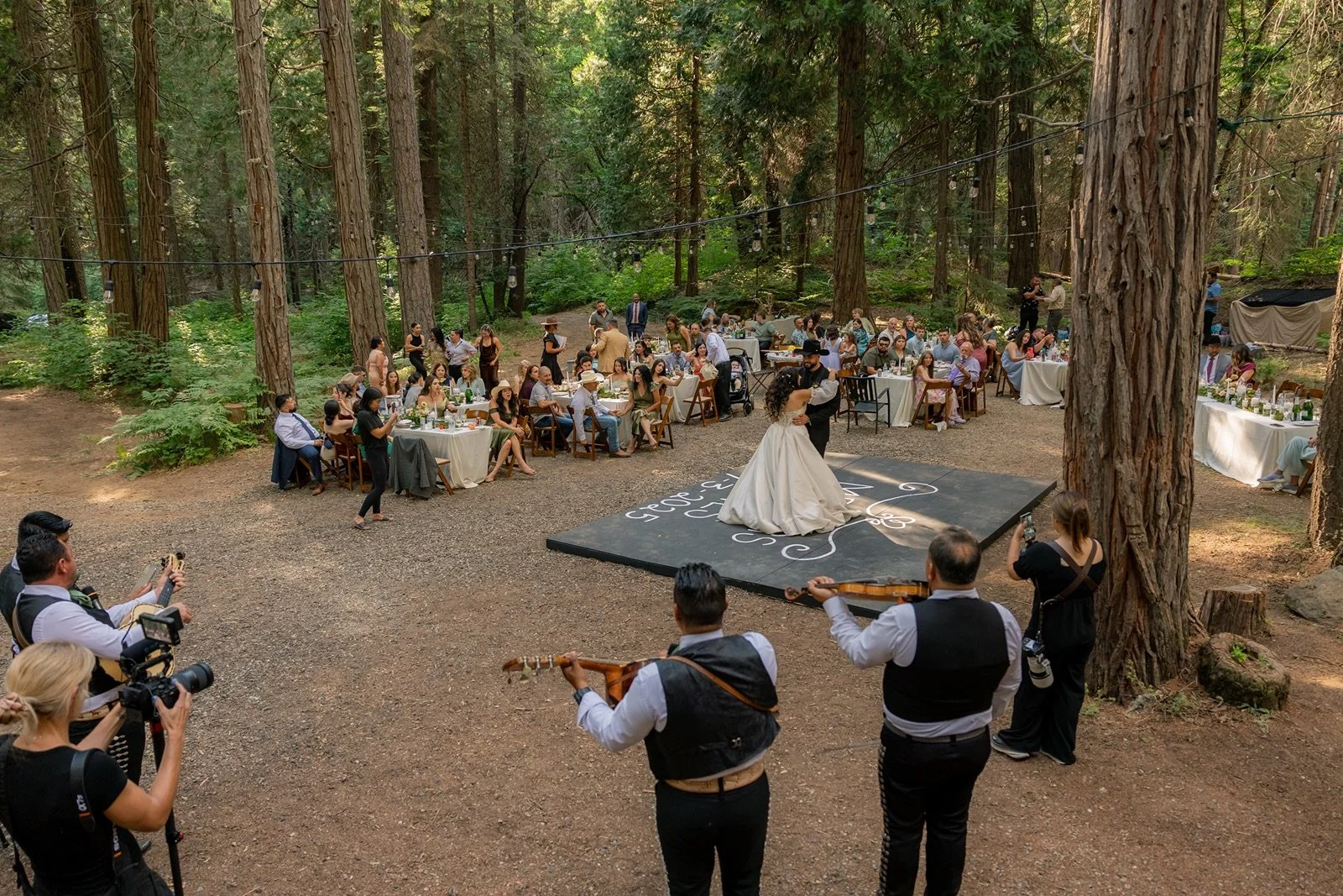Yosemite-cabin-wedding-reception-64.jpg