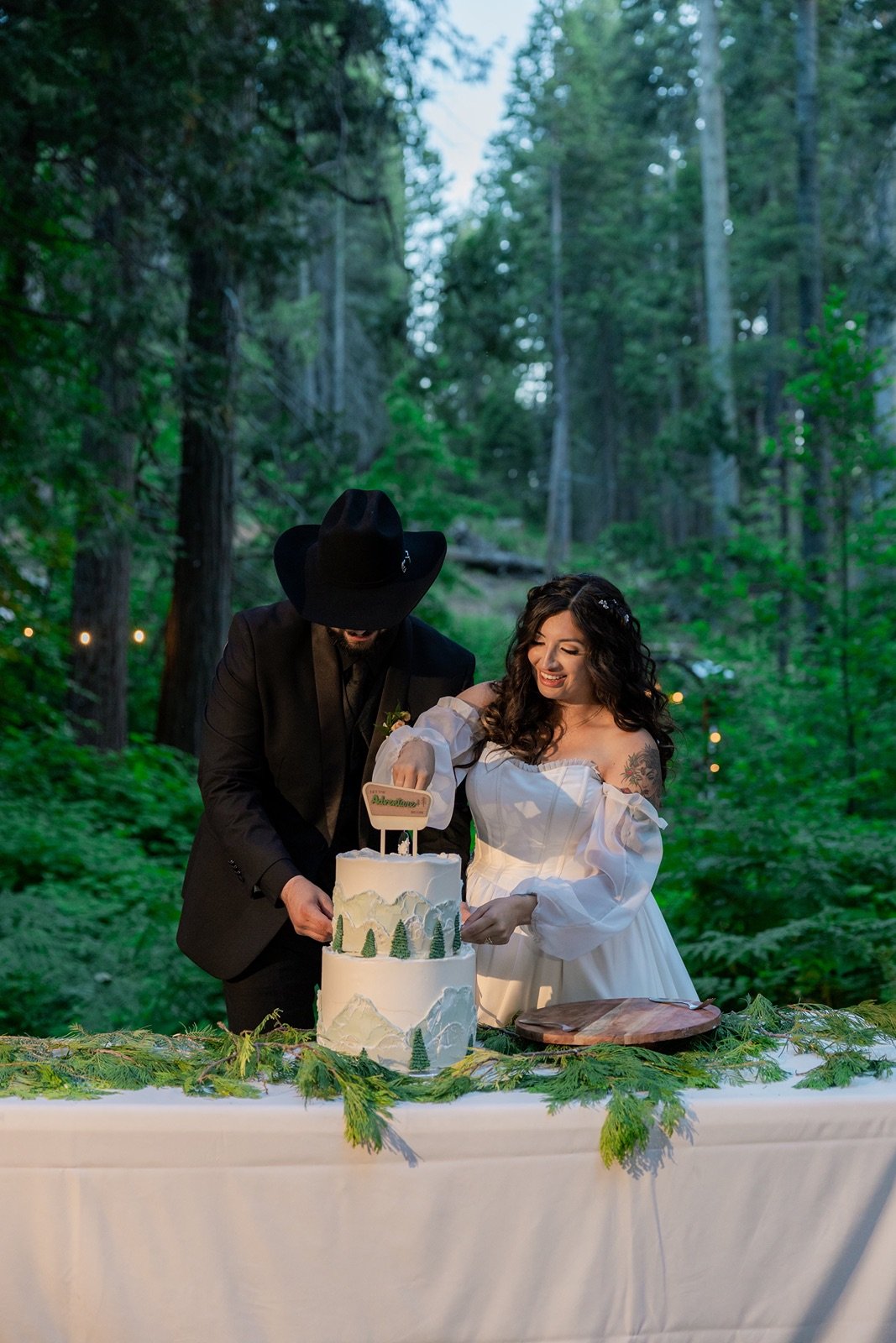 forest-wedding-cake.jpg