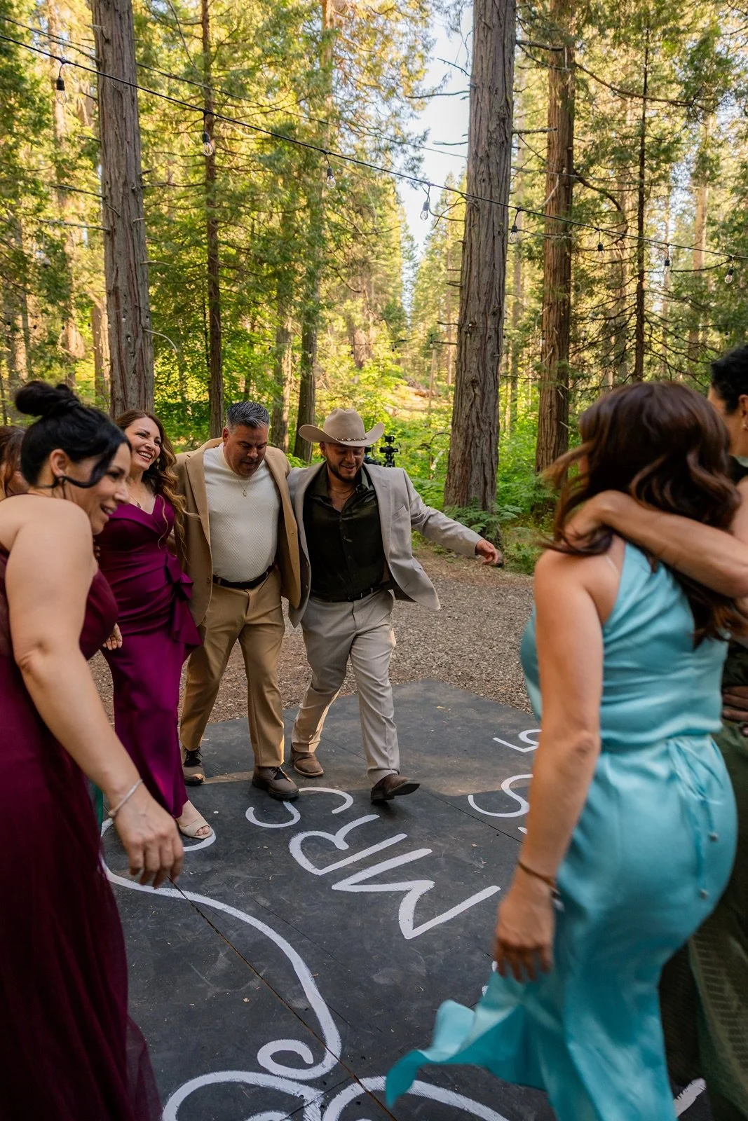 Yosemite-cabin-wedding-reception-21.jpg
