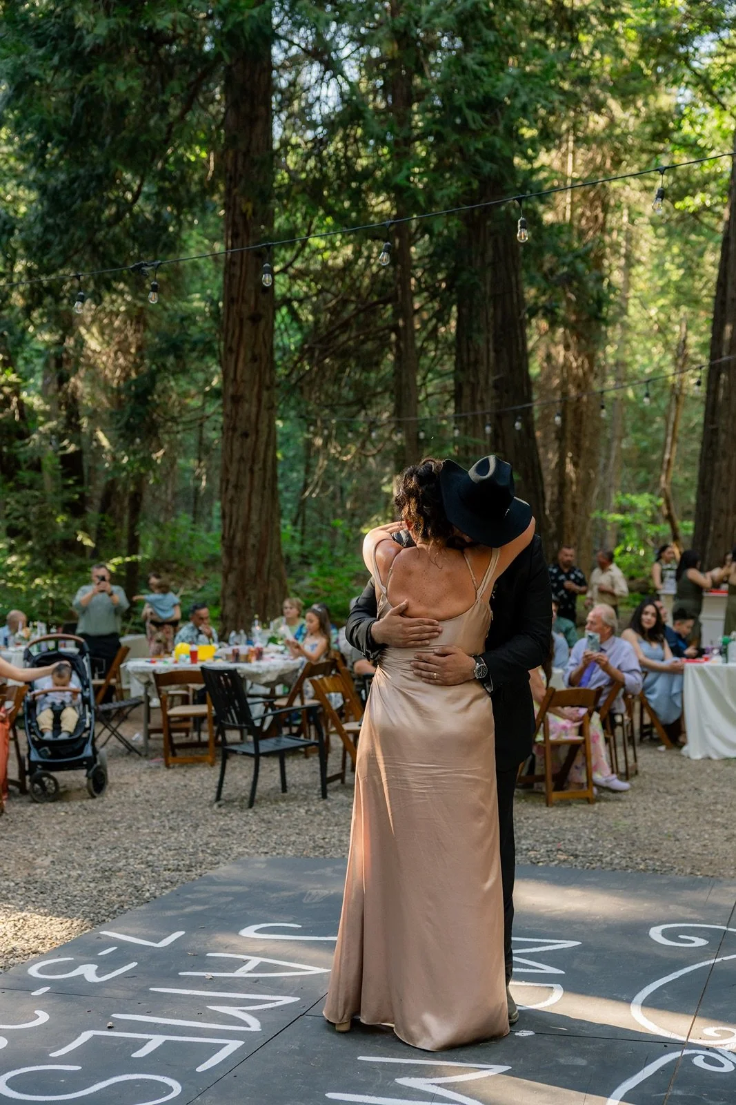 Yosemite-cabin-wedding-reception-29.jpg