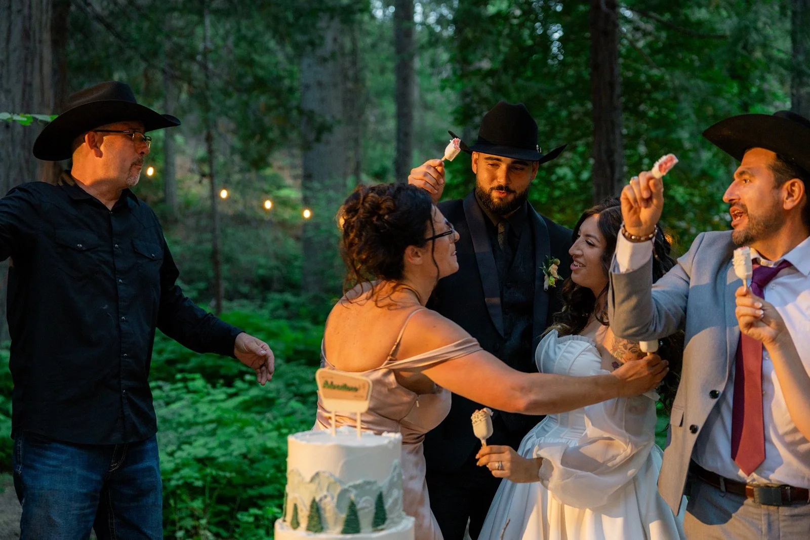 Yosemite-cabin-wedding-reception-31.jpg