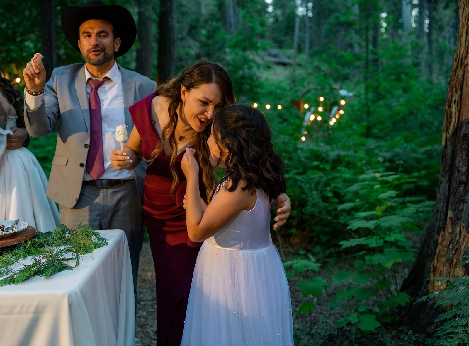 Yosemite-cabin-wedding-reception-37.jpg