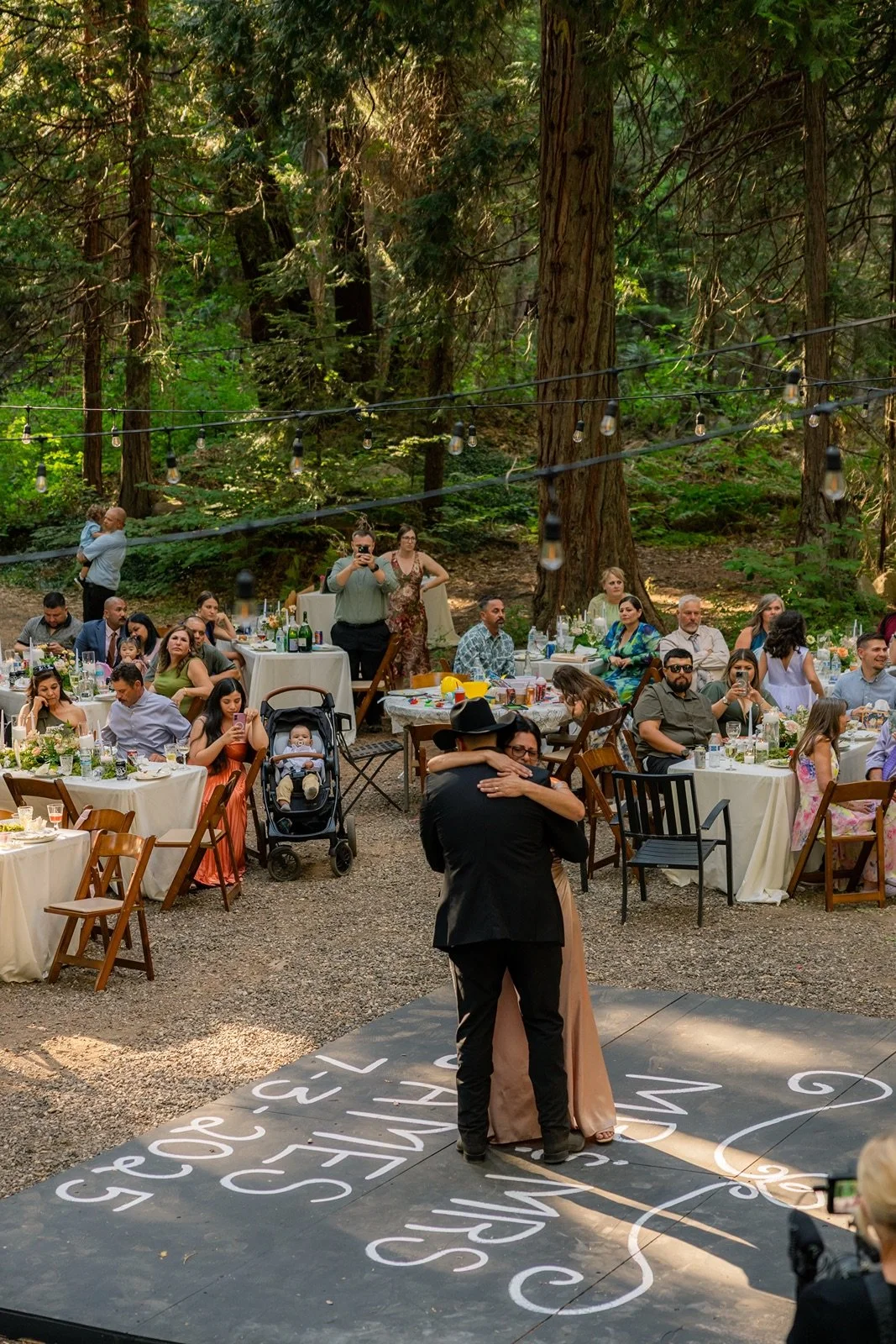 Yosemite-cabin-wedding-reception-41.jpg