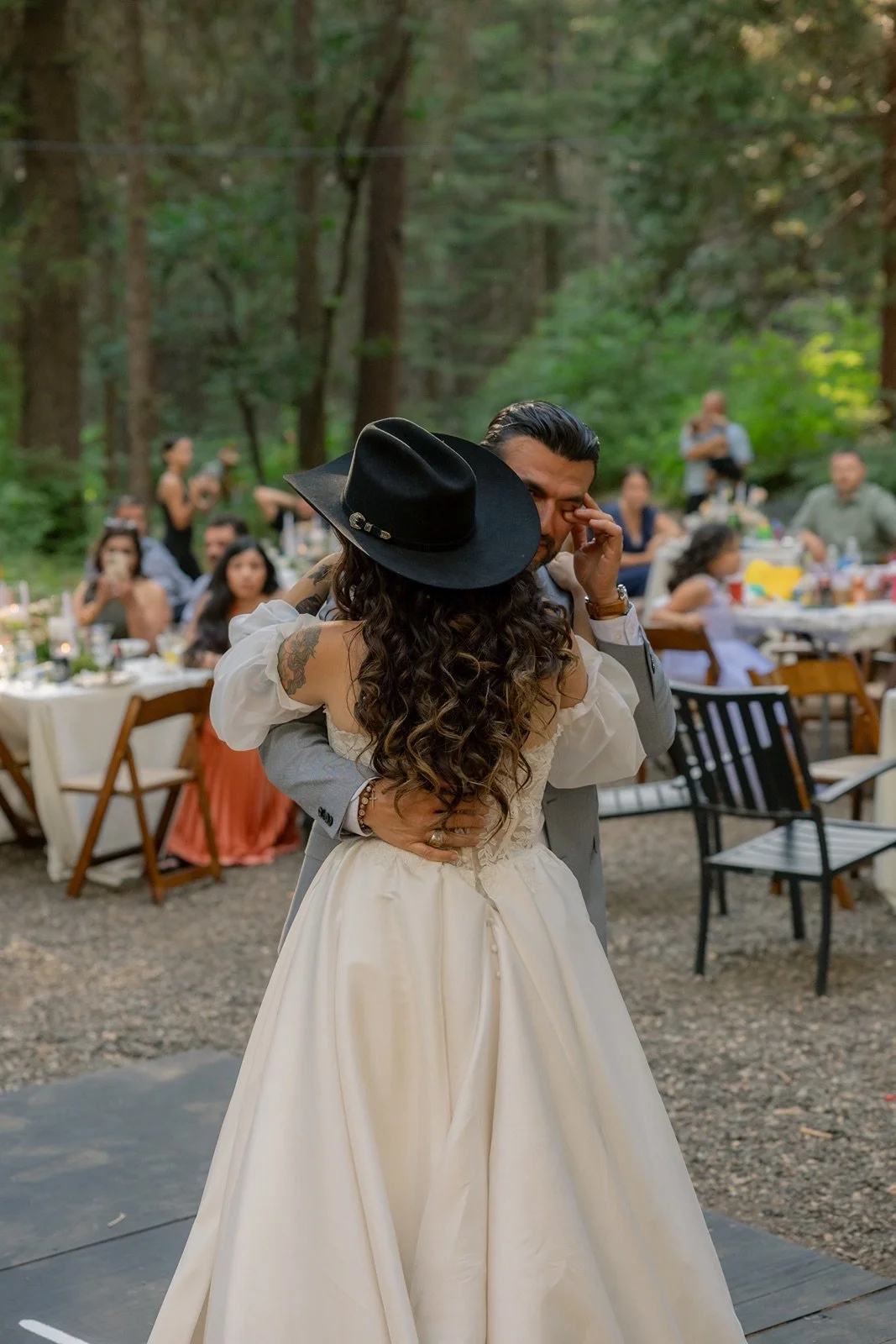 Yosemite-cabin-wedding-reception-55.jpg