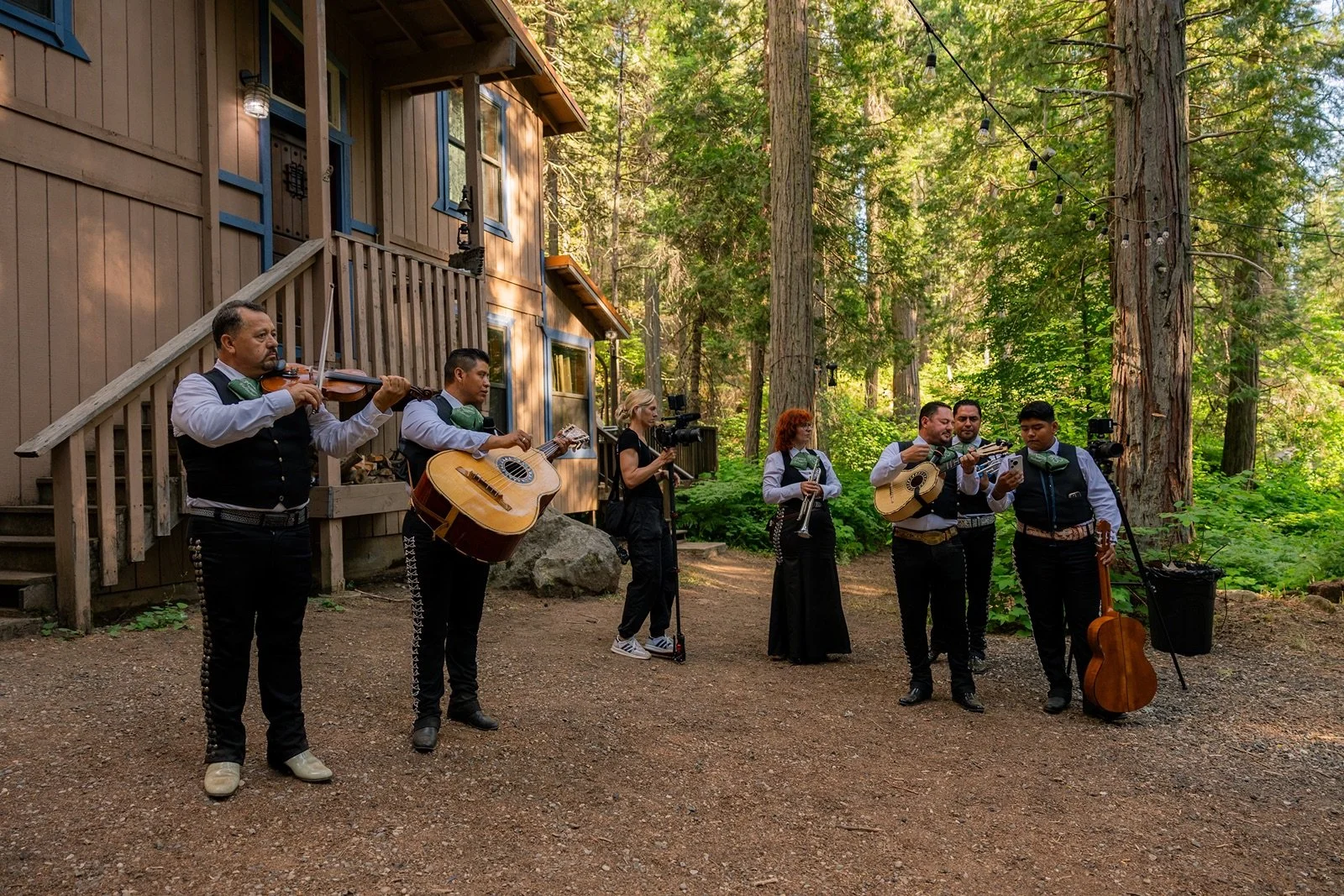Yosemite-cabin-wedding-reception-75.jpg