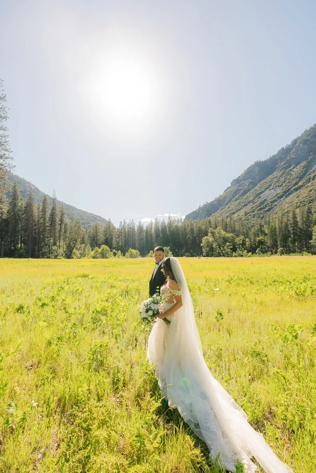 cascades-picnic-area-yosemite-wedding19.jpg