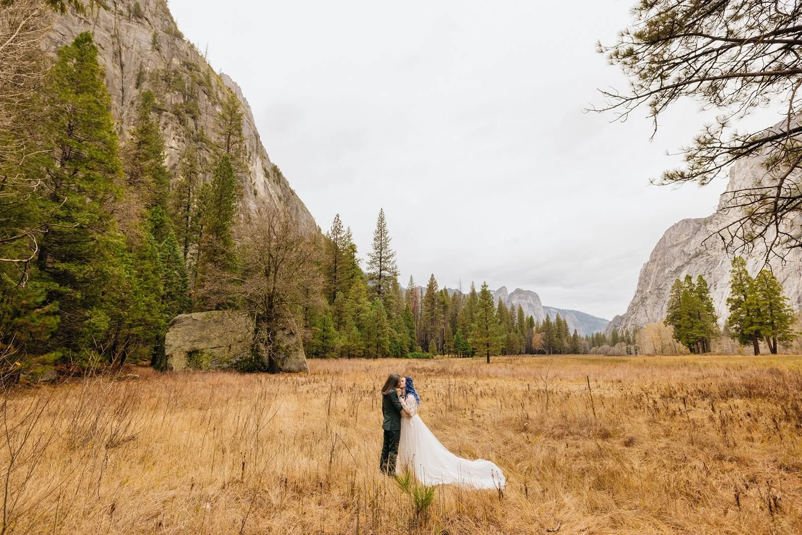 fall-wedding-yosemite-112.jpg