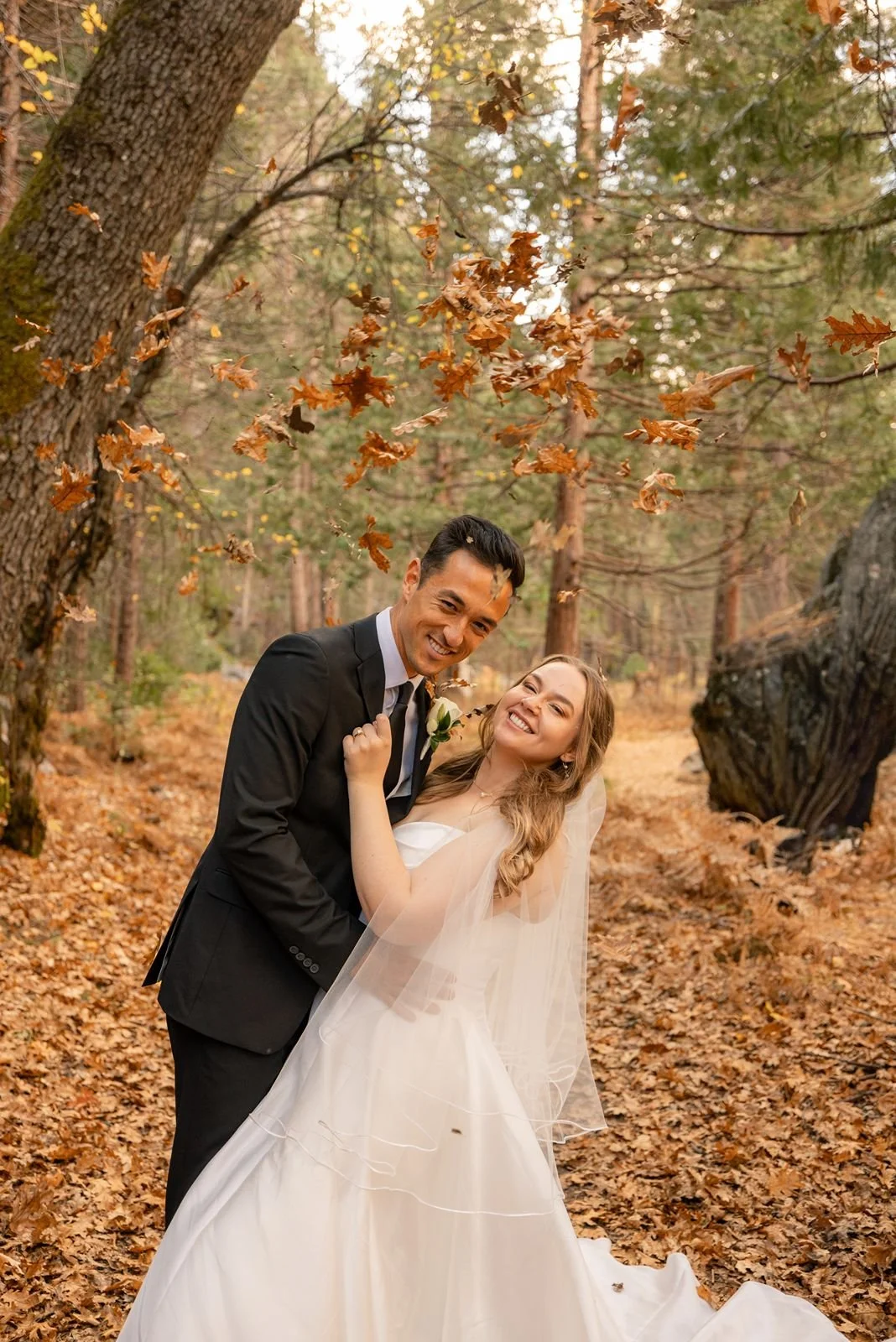 Yosemite Fall Wedding Photos &amp; Autumn Wedding InspiratioN
