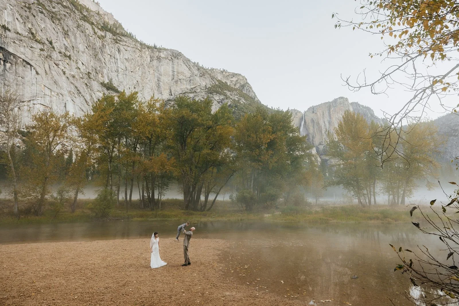 fall-wedding-portraits-yosemite-112.jpg