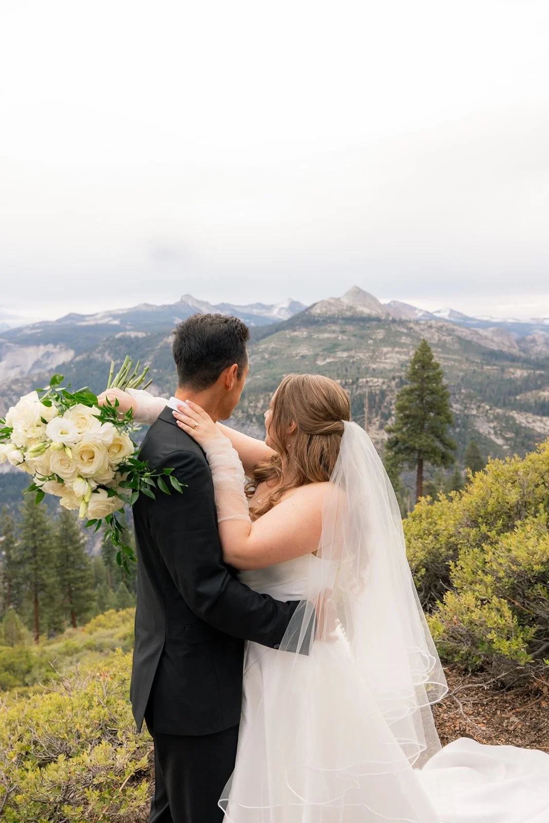 fall-wedding-yosemite-valley12.jpg