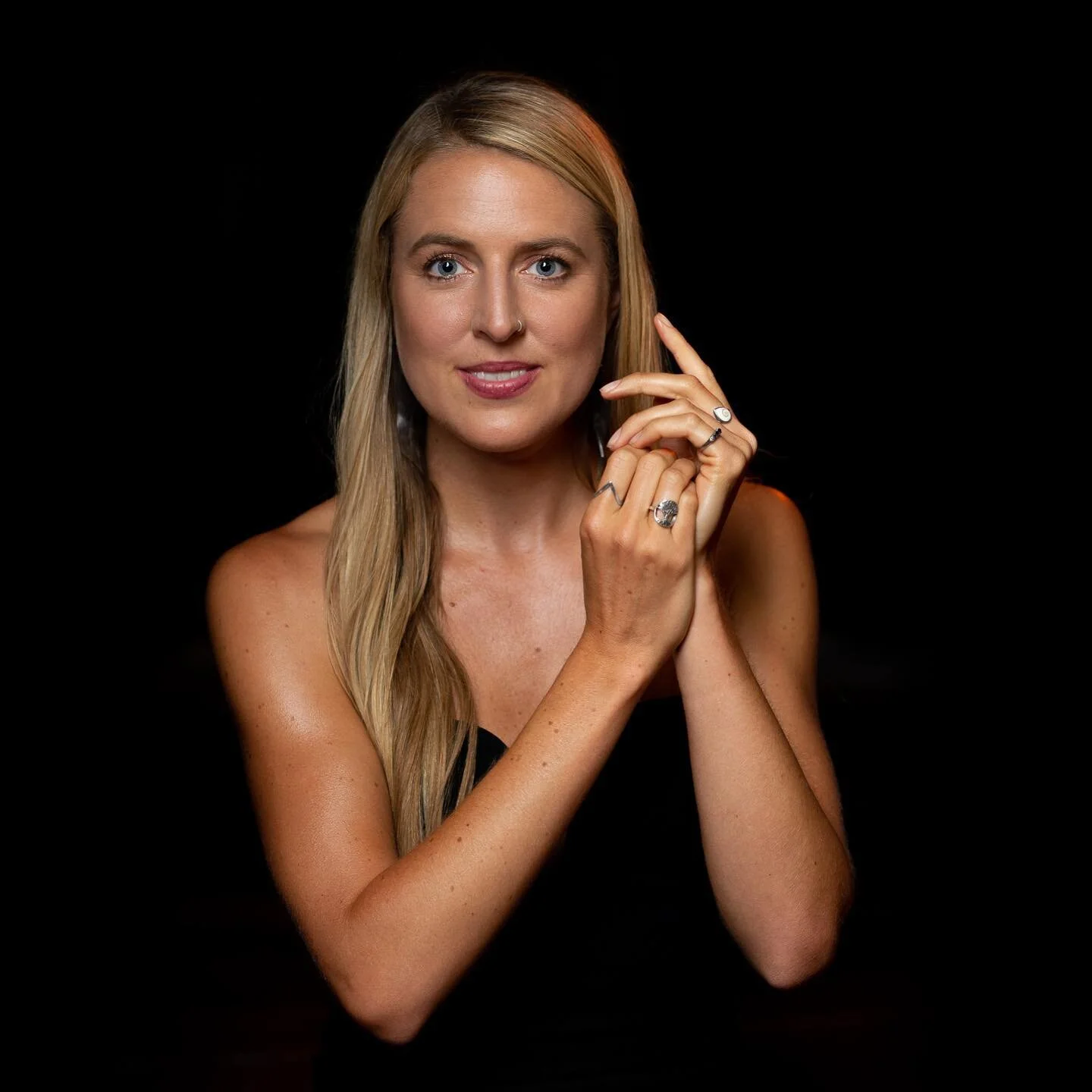 BEHIND THE SCENES of MAKING A CD: 
WHEN WORDS ARE EDGY ⚡️⚡️
When readying to record my upcoming solo piano album, I tumbled around with a few big questions:
How can my album serve? 💪
How can my album create more connection and intimacy in the worl