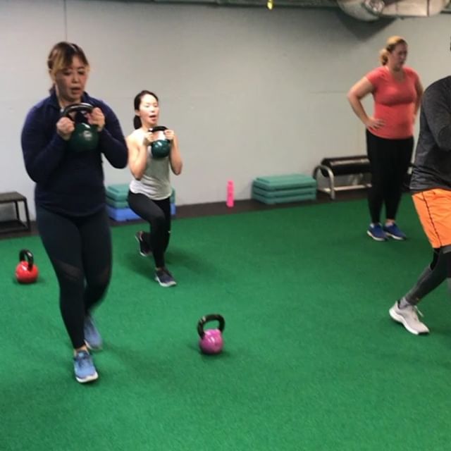 Nothing to see here just lunging about. #lunges #gobletsquats #mondaymood 
#true180challenge #dc #georgetownpersonaltraining #georgetowndc #georgetownuniversity #georgewashingtonuniversity #dmvarea #dcpersonaltrainer #fitmen #fitwomen #strongmen #str