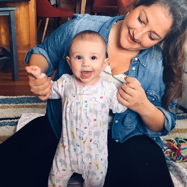 I&rsquo;ve intentionally quarantined myself with the cutest baby in the world 🌎 👶🏻 🐣 💕 #proudaunt #lilyroo #BroadwayBaby
.
.
.
Be sure to scroll for Lily&rsquo;s first jazz hand &mdash;also, Lily *loves* Carole Channing!!
. .
.
.
.  #LilyRoo #Li