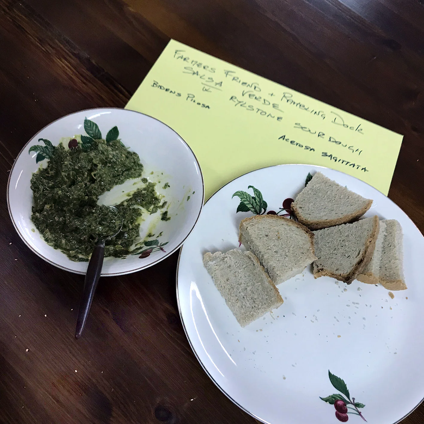 A popular appetizer using two of the most common weeds of the coast: farmers friend (bidens pilosa) and rambling dock (acetosa sagittata)
