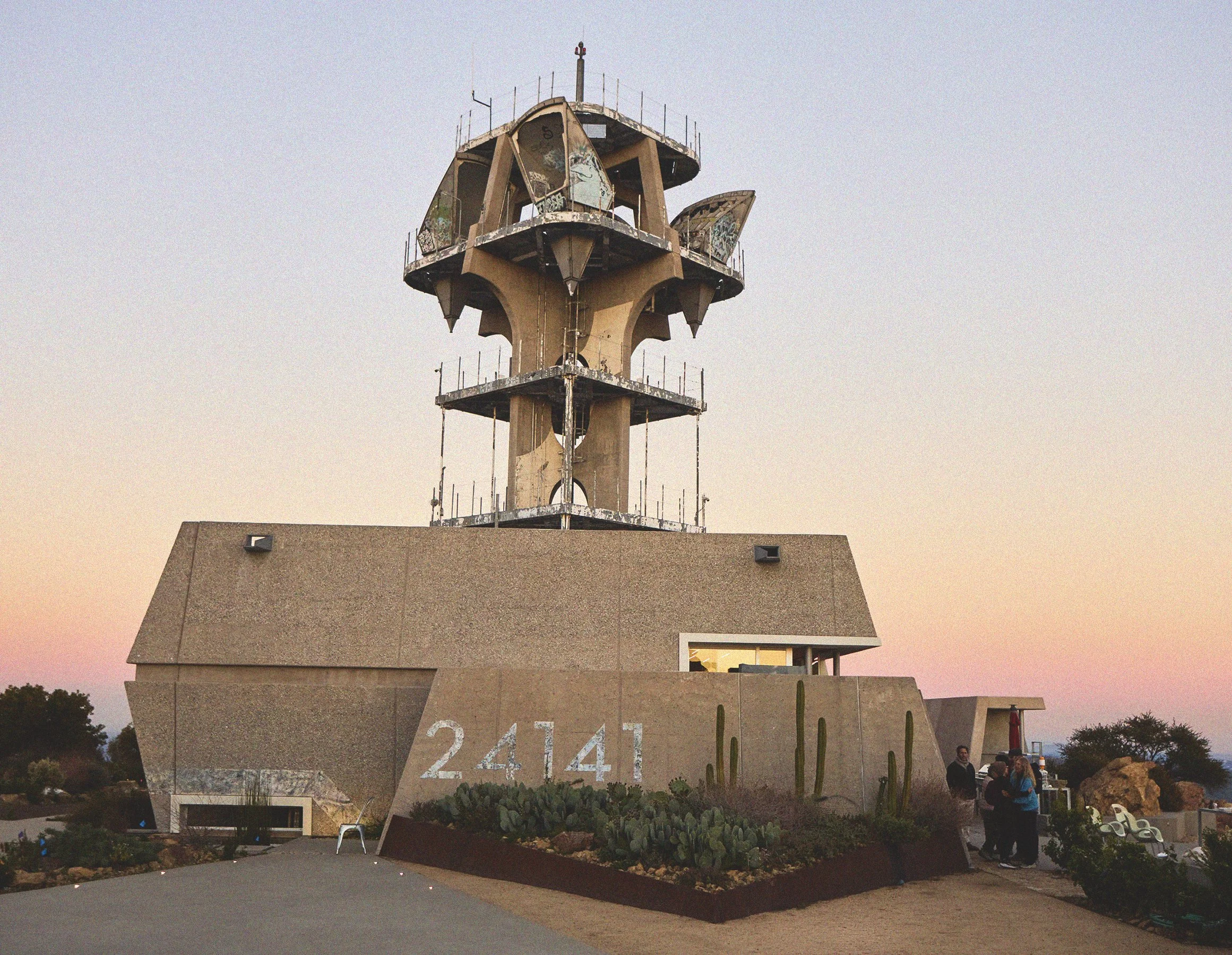 toponga-tower-web-banner.jpg