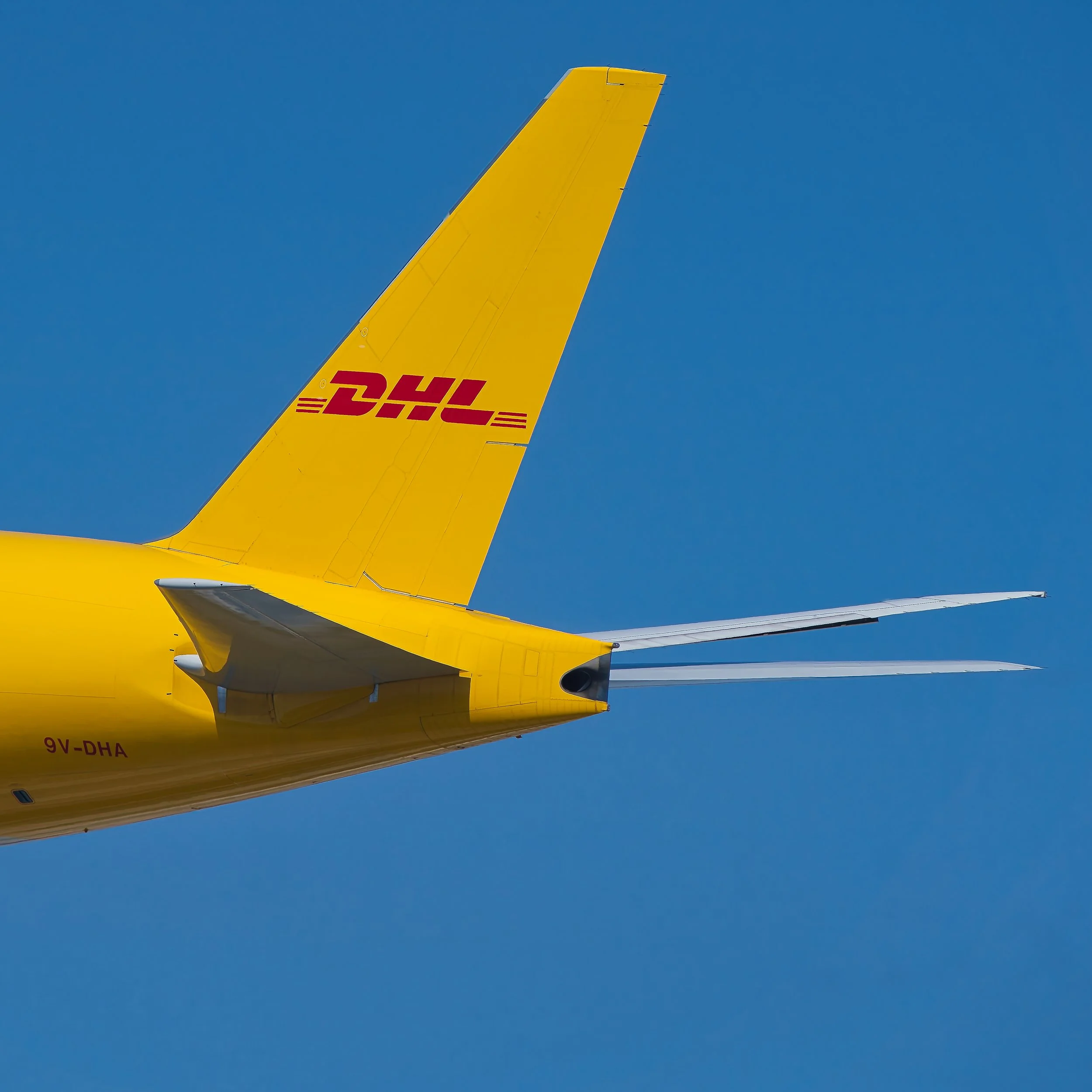 Singapore Airlines Cargo/DHL Boeing 777F