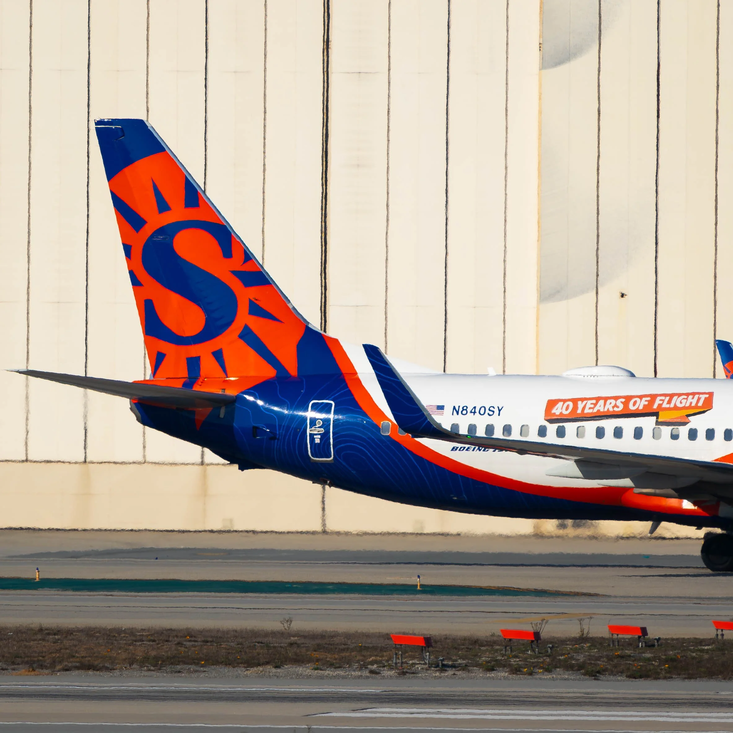 Sun Country Airlines Boeing 737-800 "40 Years of Flight"