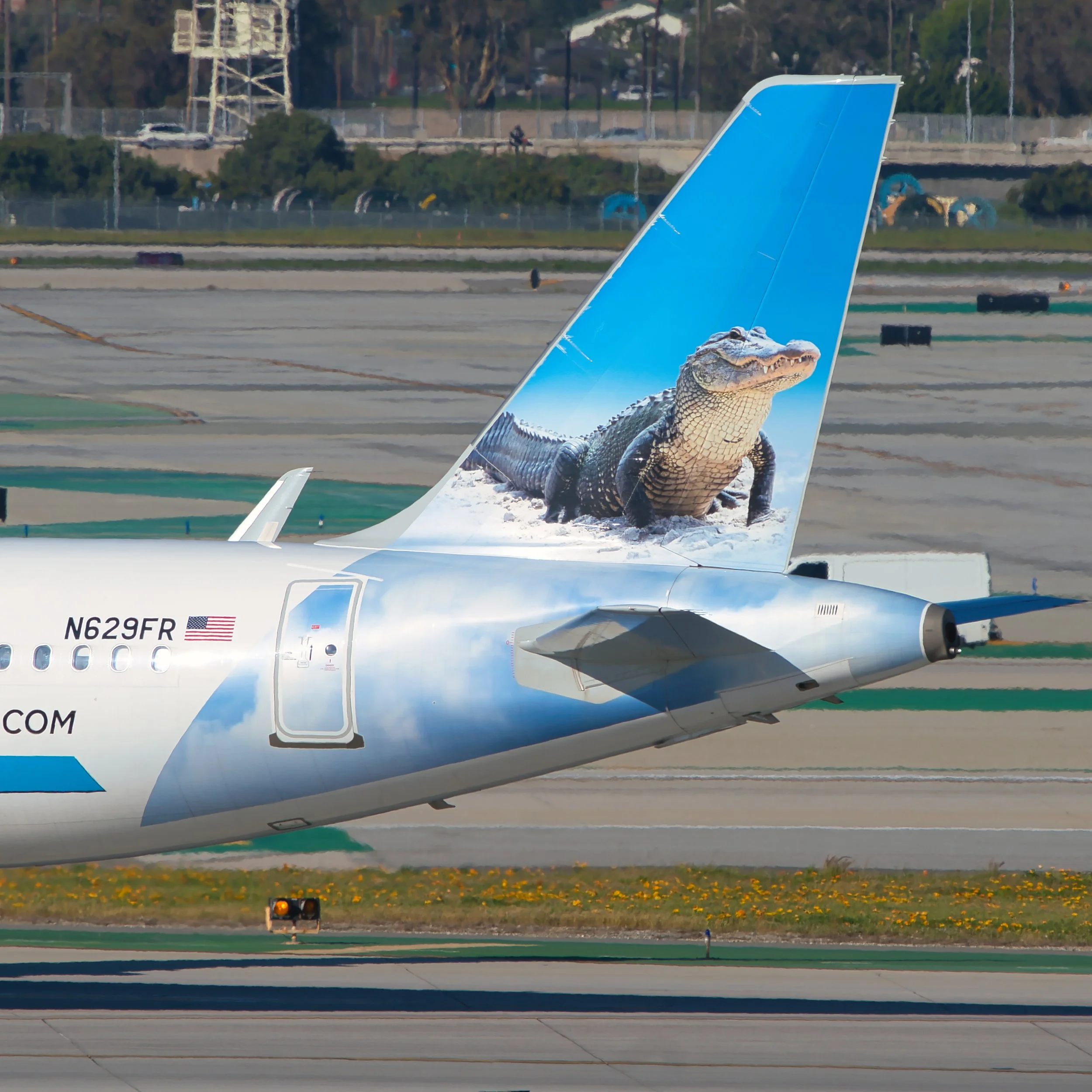 Frontier Airlines Airbus A321 "Harper the Alligator"