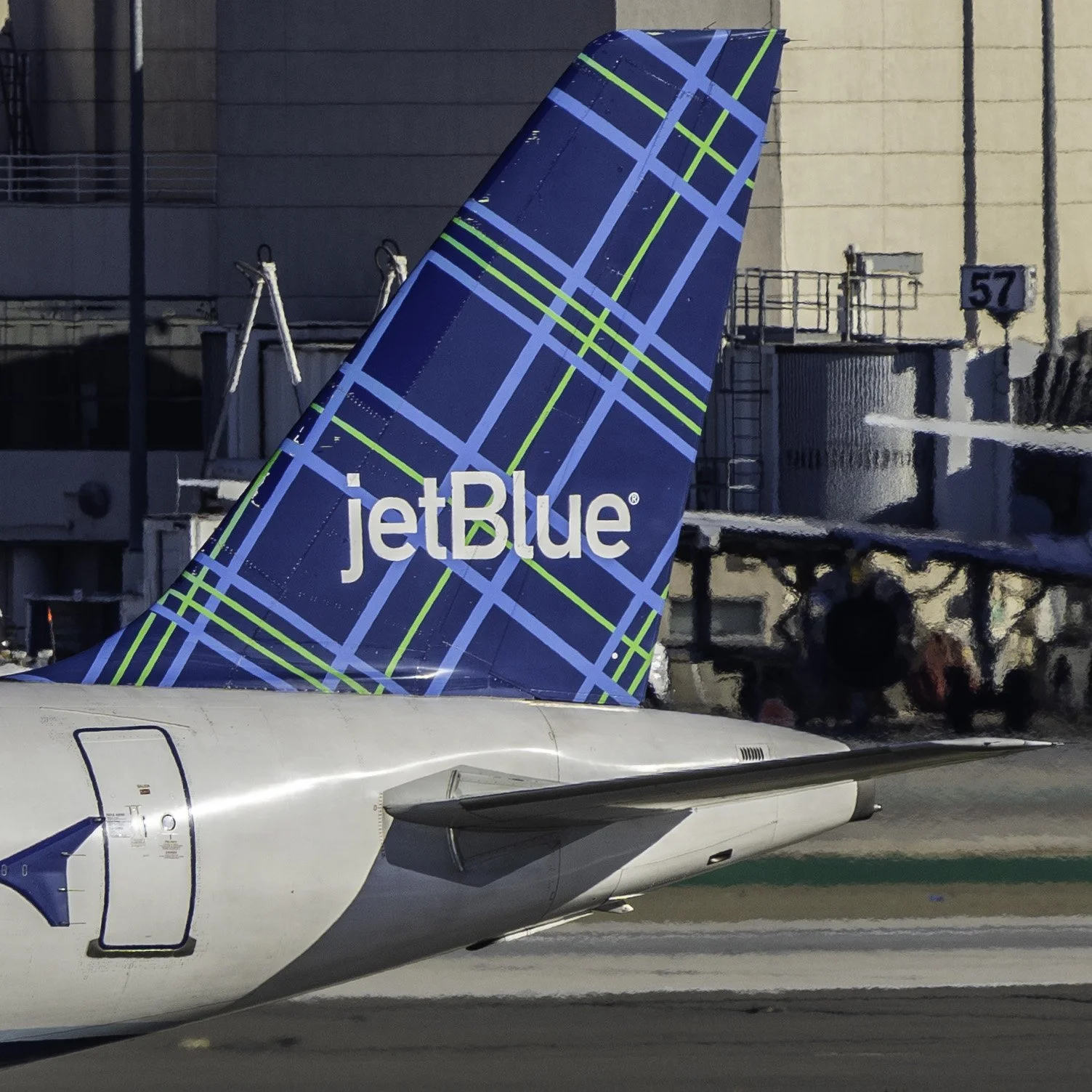 jetBlue Airbus A320 "Tartan"