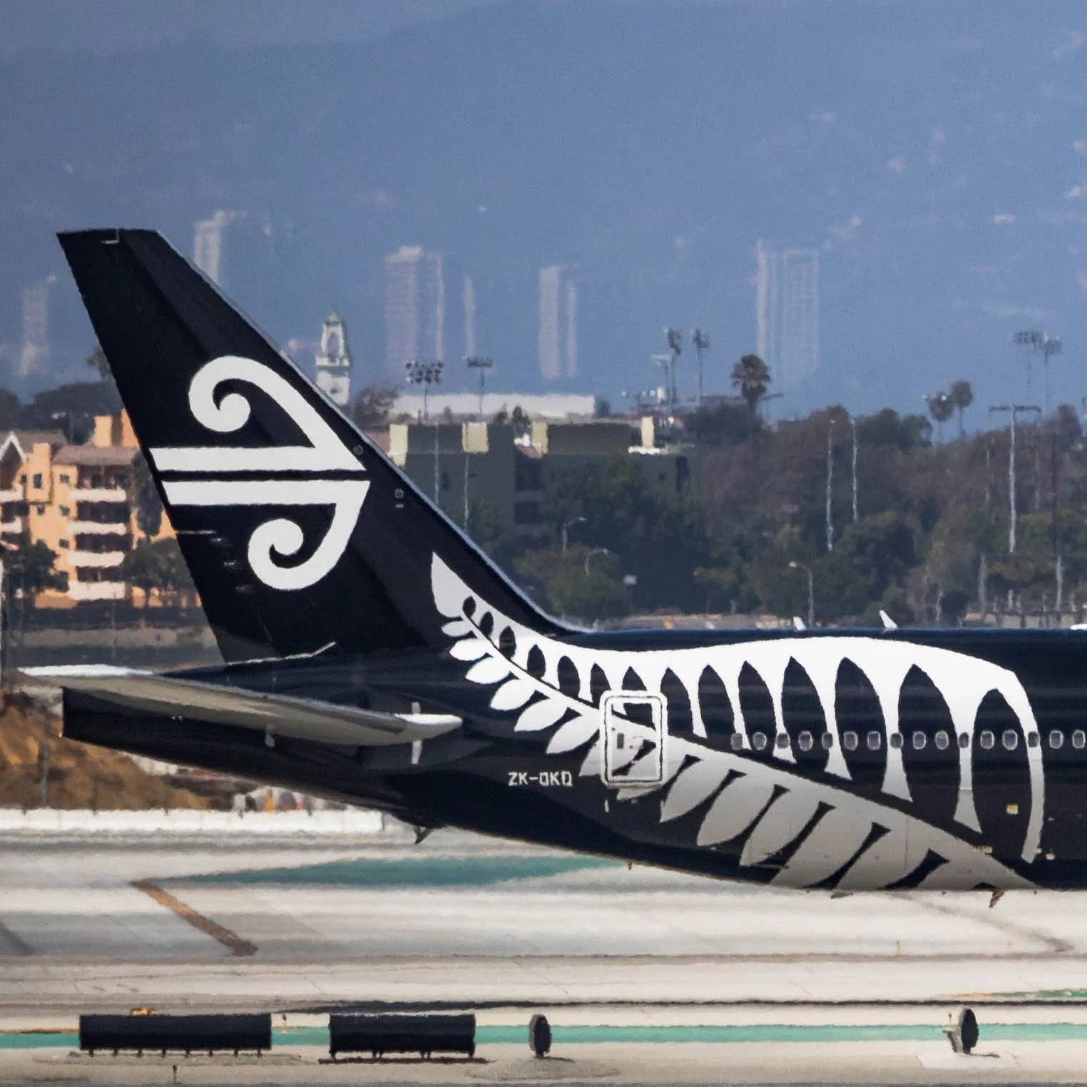 Air New Zealand Boeing 777-300ER "All Black"