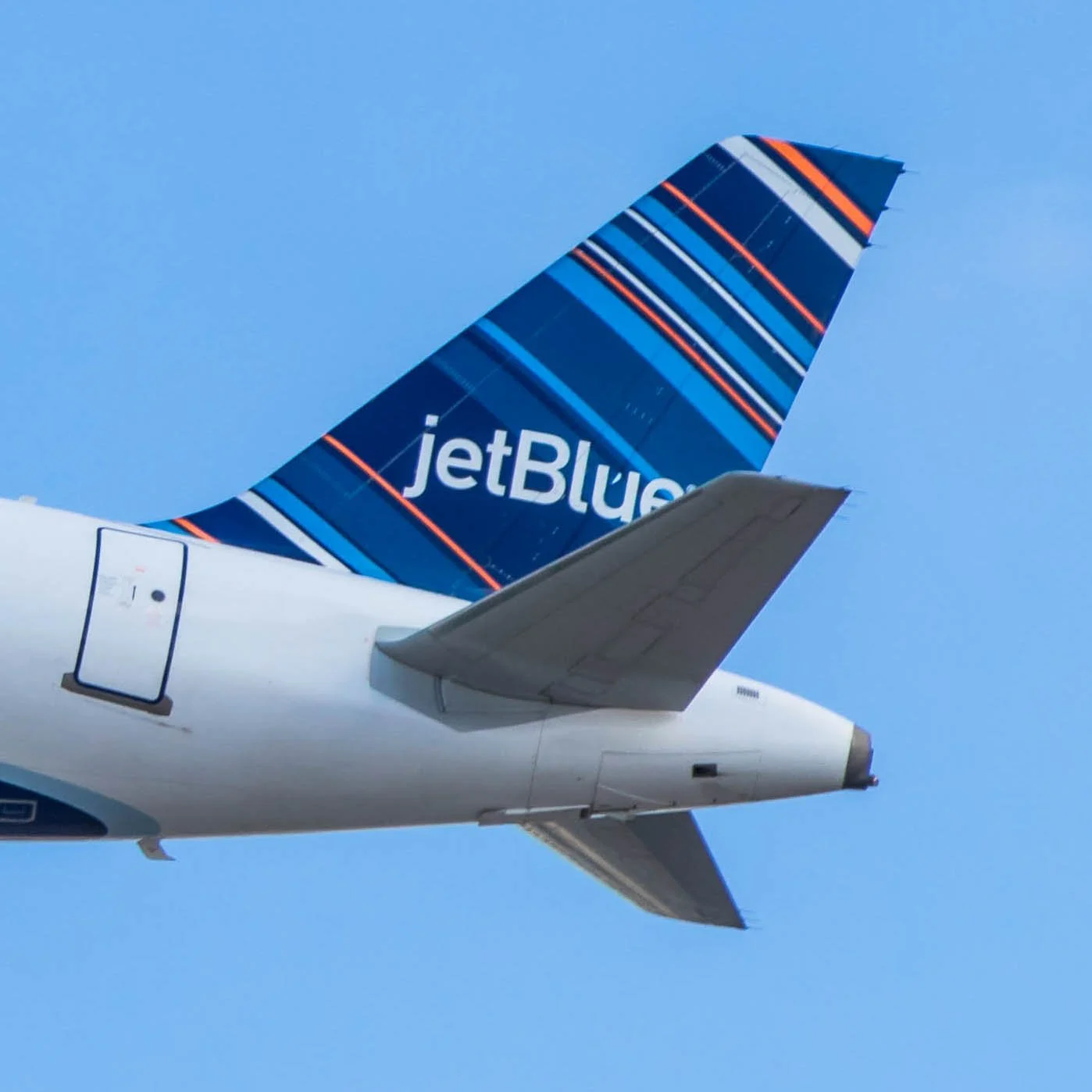 jetBlue Airbus A320 "Barcode"