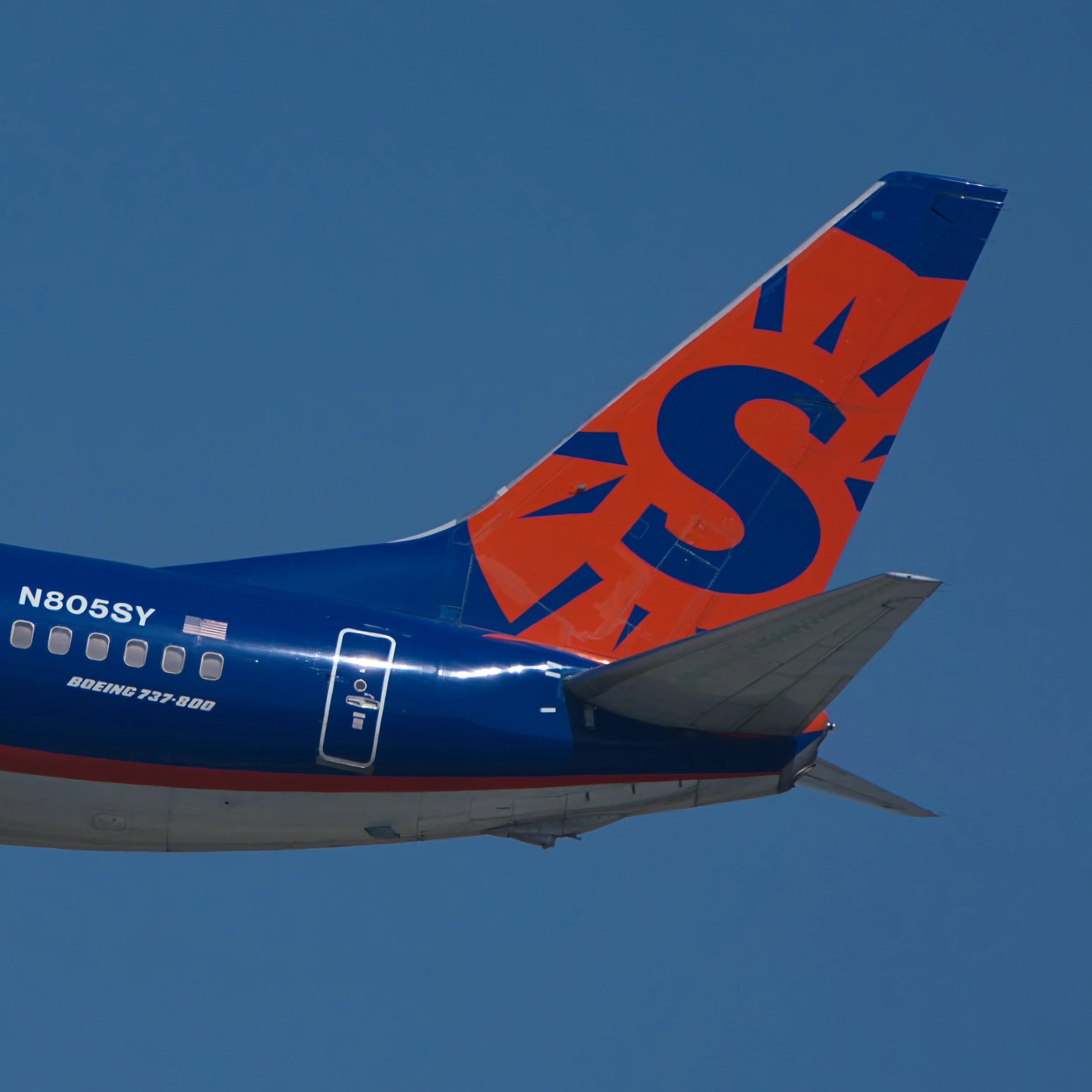 Sun Country Airlines 737-800 (Old Colors)