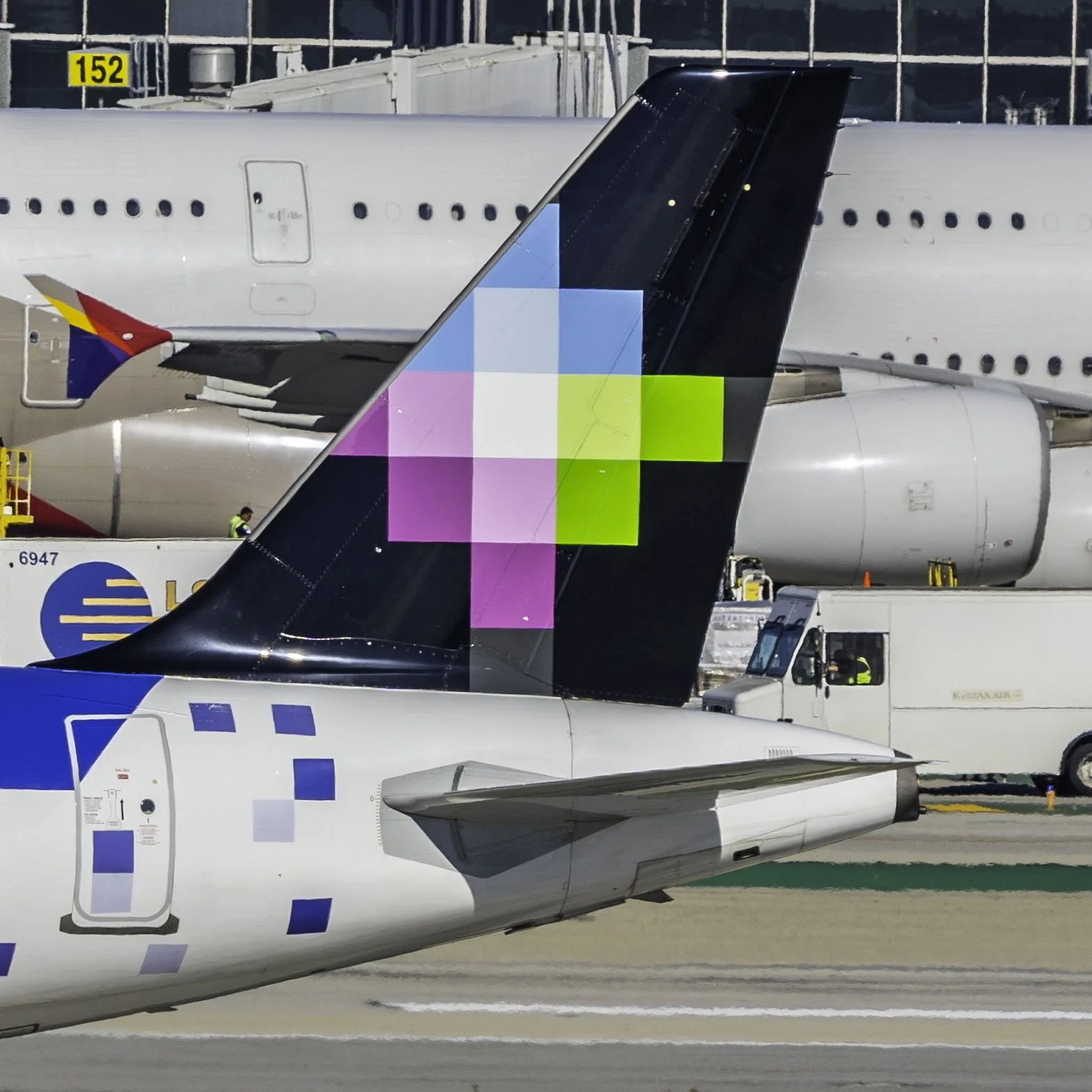 Volaris El Salvador Airbus A320neo "El Salvador" Livery