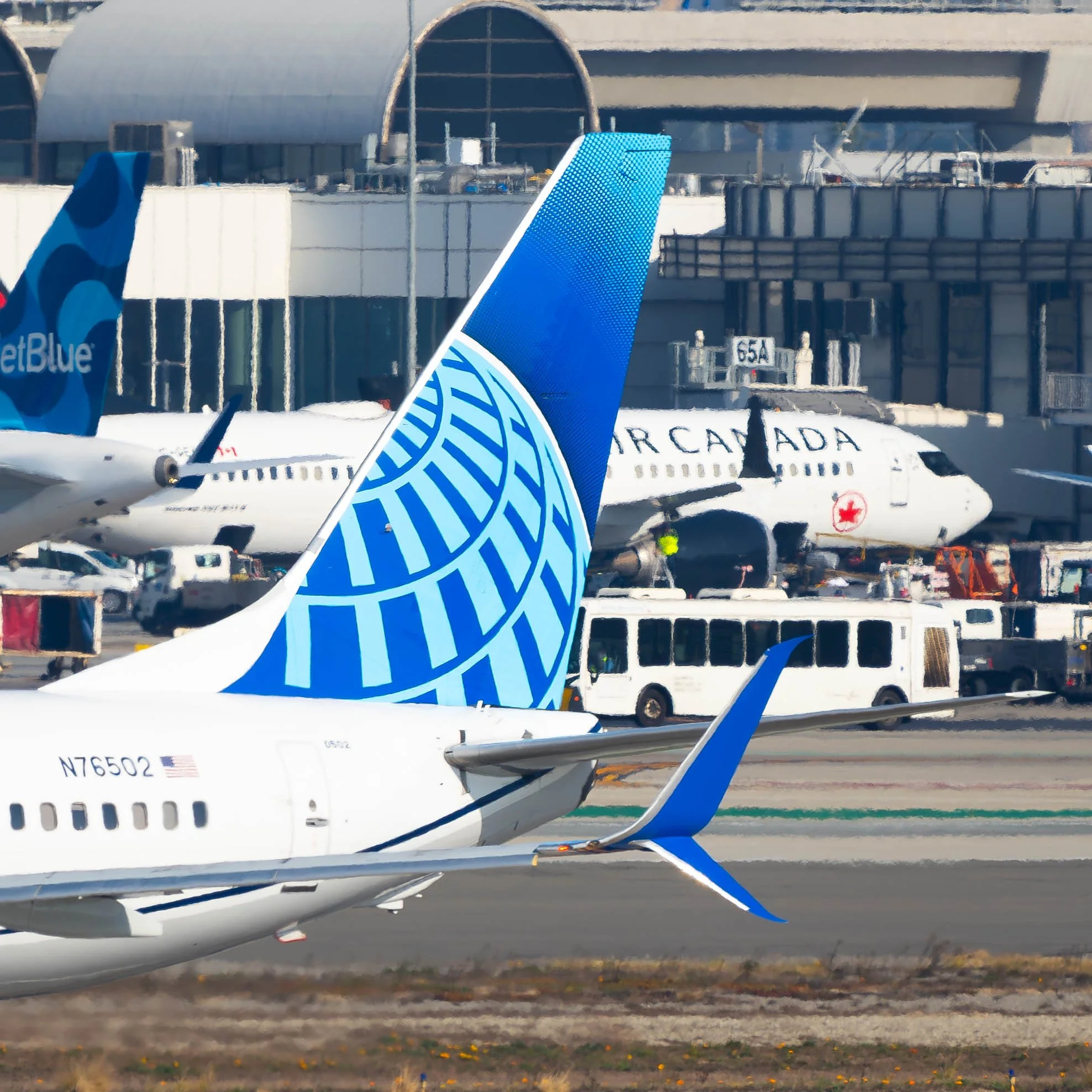 United Airlines Boeing 737-800