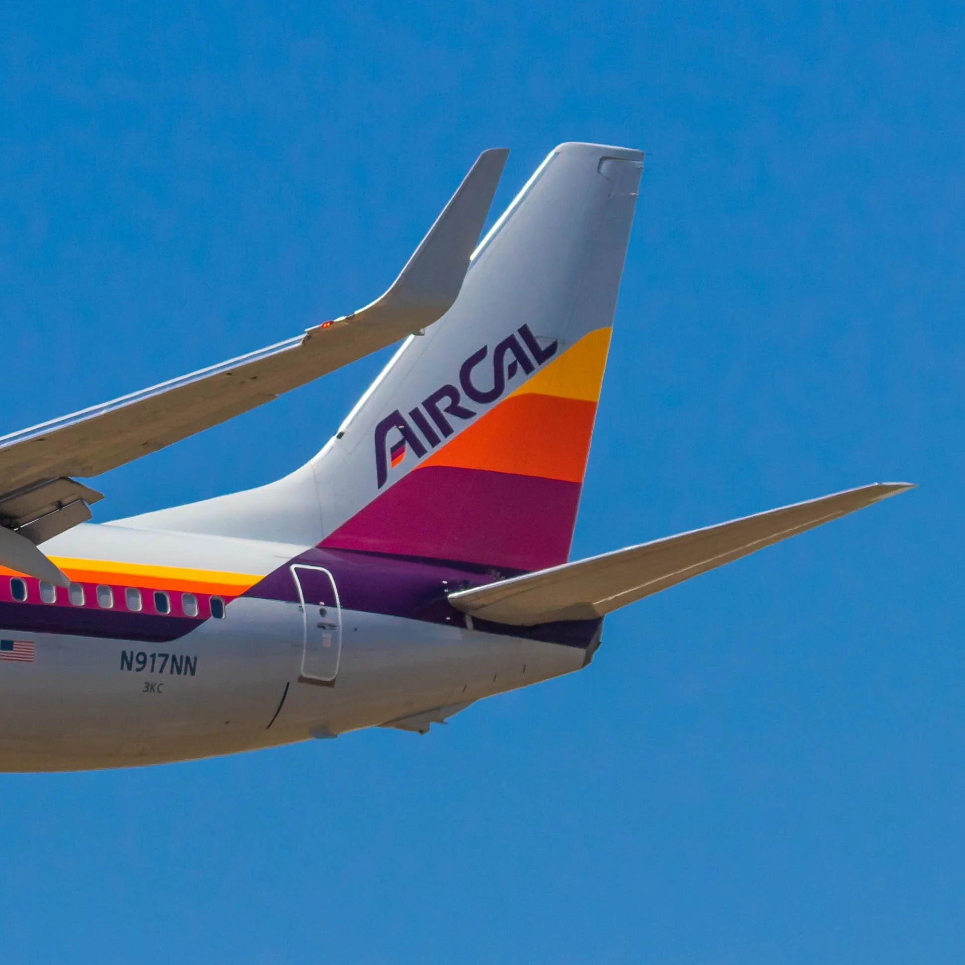 American Airlines Boeing 737-800 "Air Cal" Retrojet