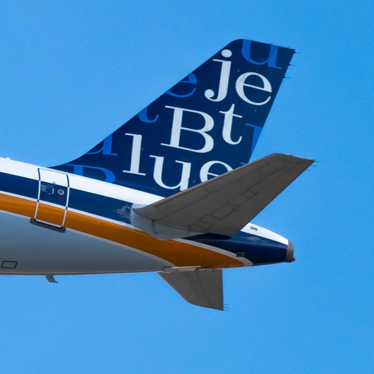 jetBlue Airbus A320 "Retrojet"