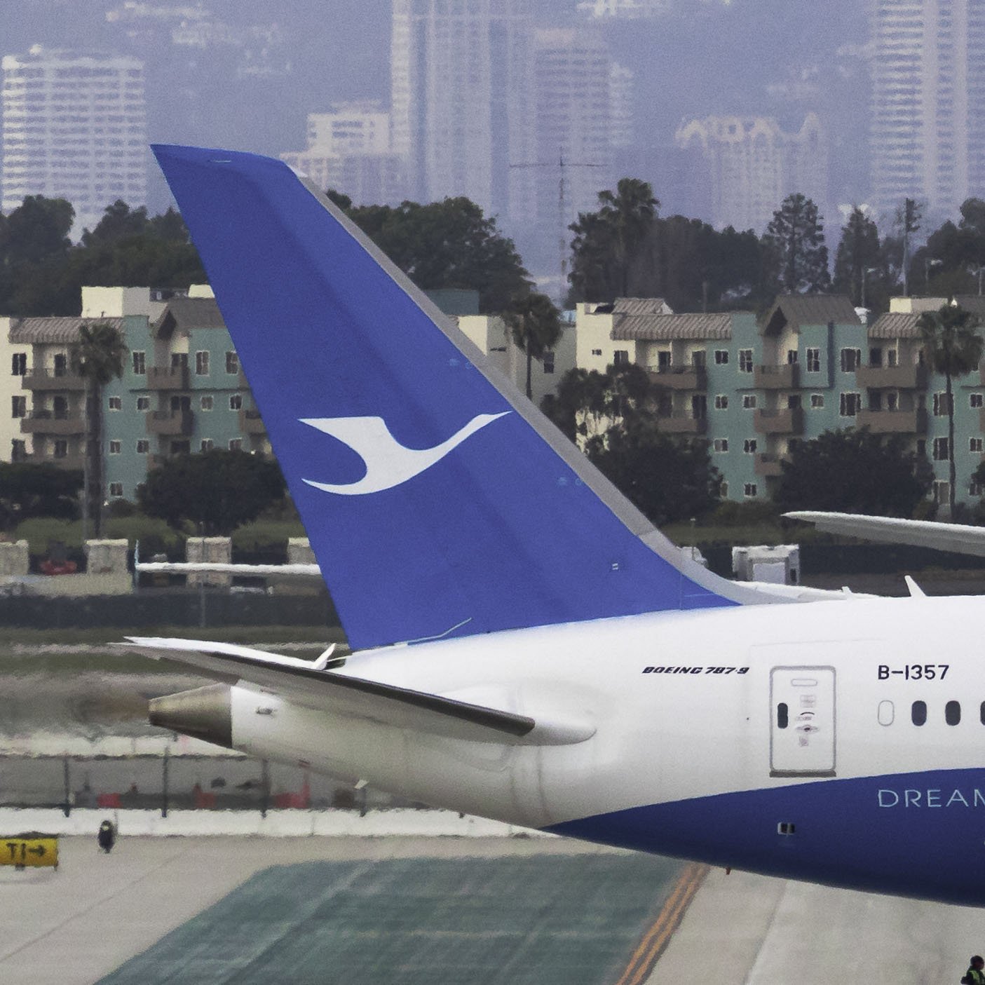 Xiamen Airways Boeing 787-9