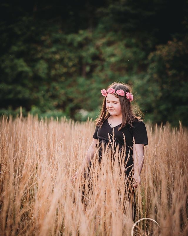 :: Those long grassy sessions 🌾🧡:: #jennifervellophotography
#wollongongphotographer 
#fairymeadow&nbsp;
#illawarraphotographer&nbsp;
#southcoastphotographer
#childrenphotography 
#familyphotography
#lifestylephotographer