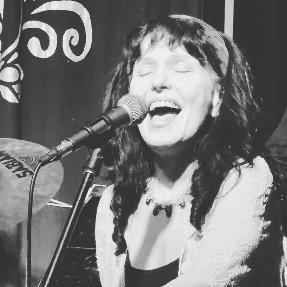 Looking forward to singing at The Fabulous Rainbow Hotel Sunday 19 Feb 4-7pm. Something old new borrowed &amp; blue. Fantastic acoustic, electric, 🎸guitars, lap steel, mandolin, harmonies....
ooh I can't wait.
#blues #country #rock  #rainbowhotel #r