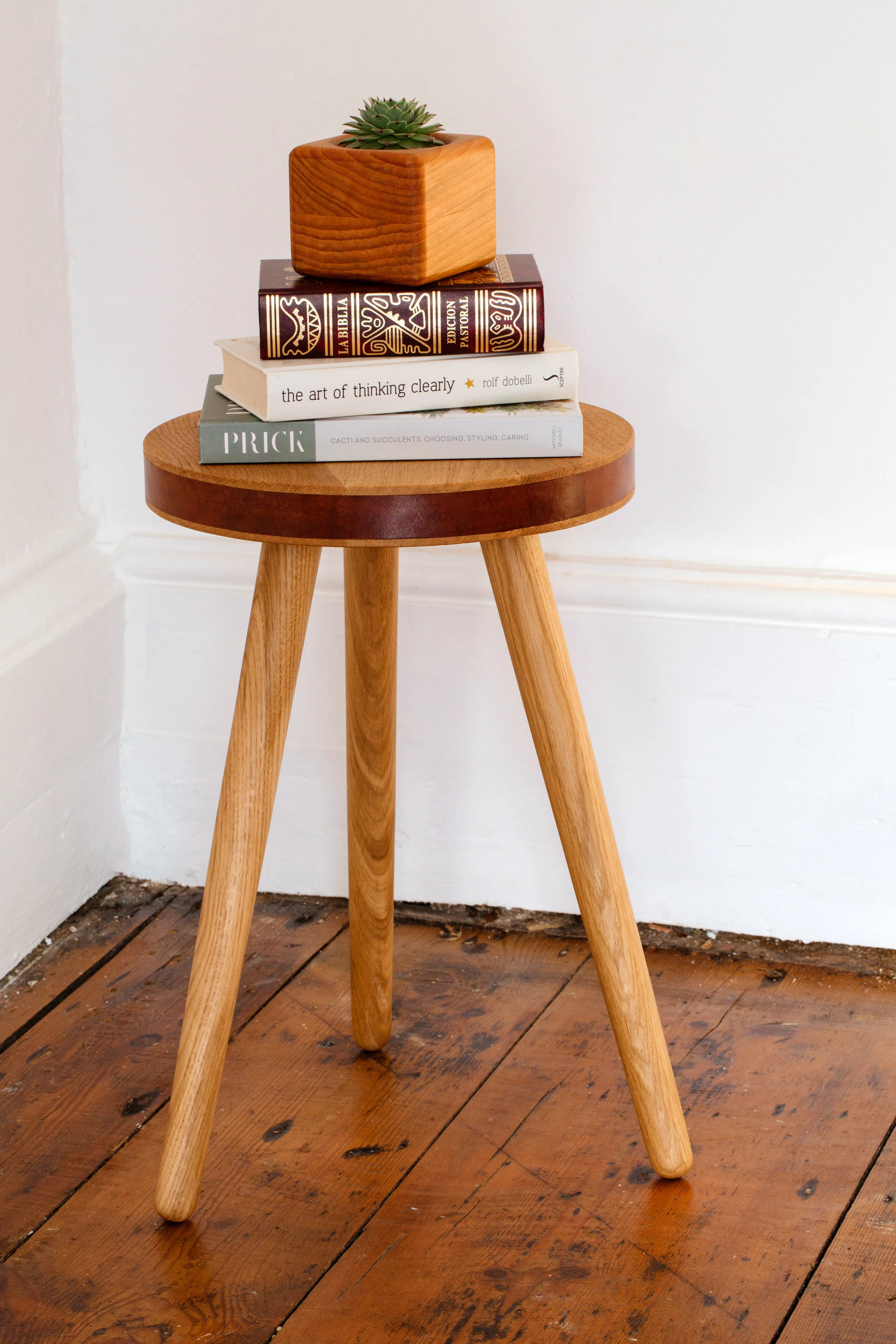 Pete Hill Design - Oak & Leather Inlay stool side table - Hi Res.jpg