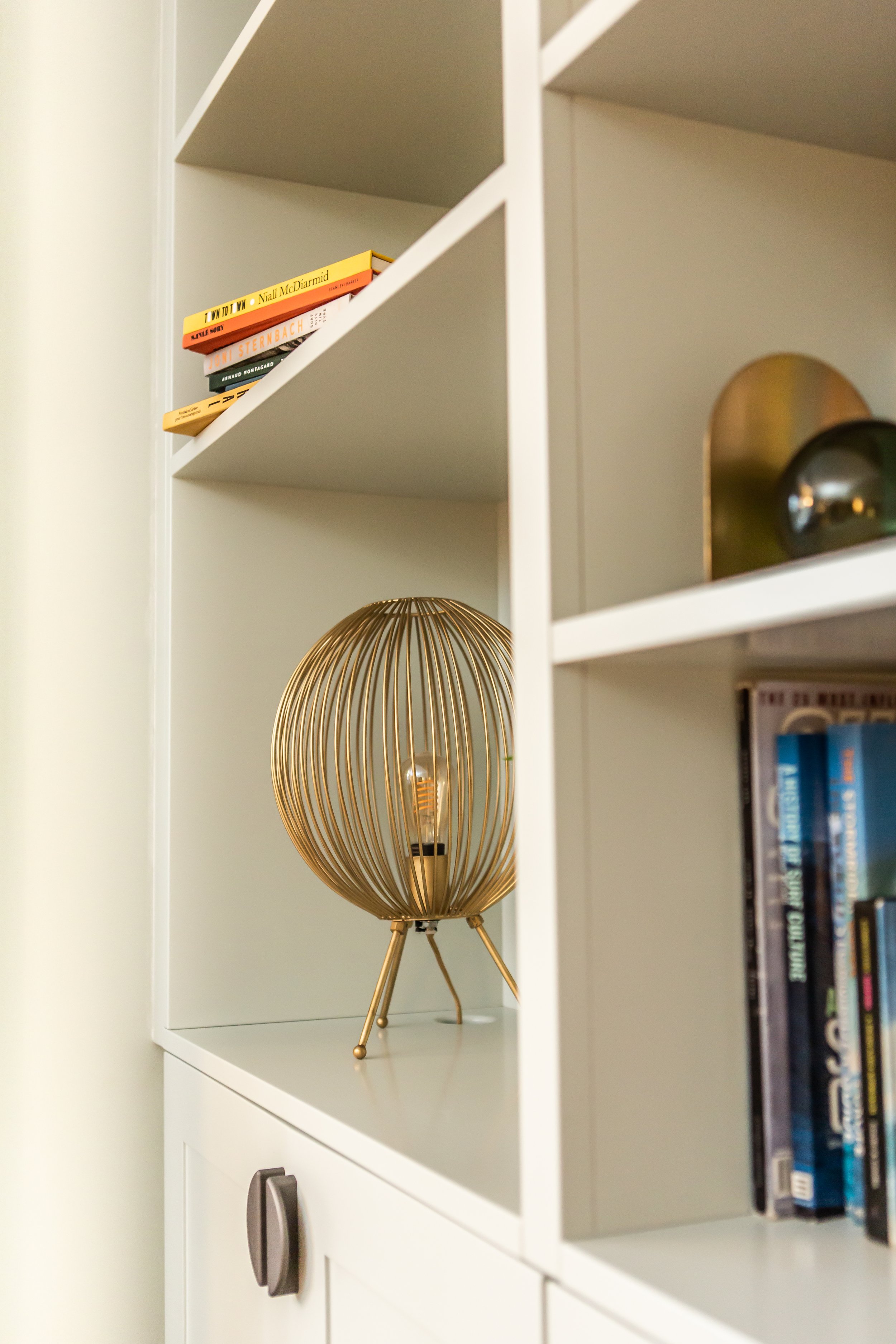 Pete Hill Design - Bookcase - Fitted Furniture.jpg