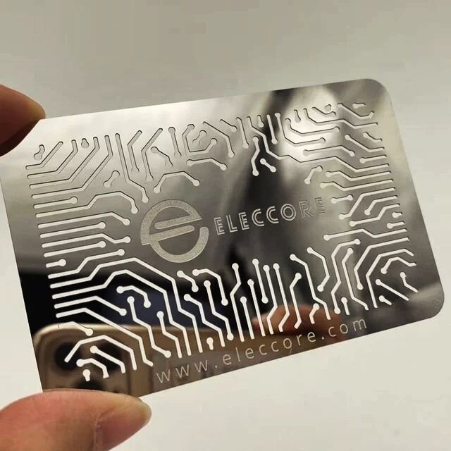 Mirror silver metal card. Delicately stencilled out and etched for a shiny finish! 🤩🤩 #businesscard #metalbusinesscard #marketing #metallicdesignuk #marketing #sales #networking #promotional #design #2024 www.metallicdesign.uk