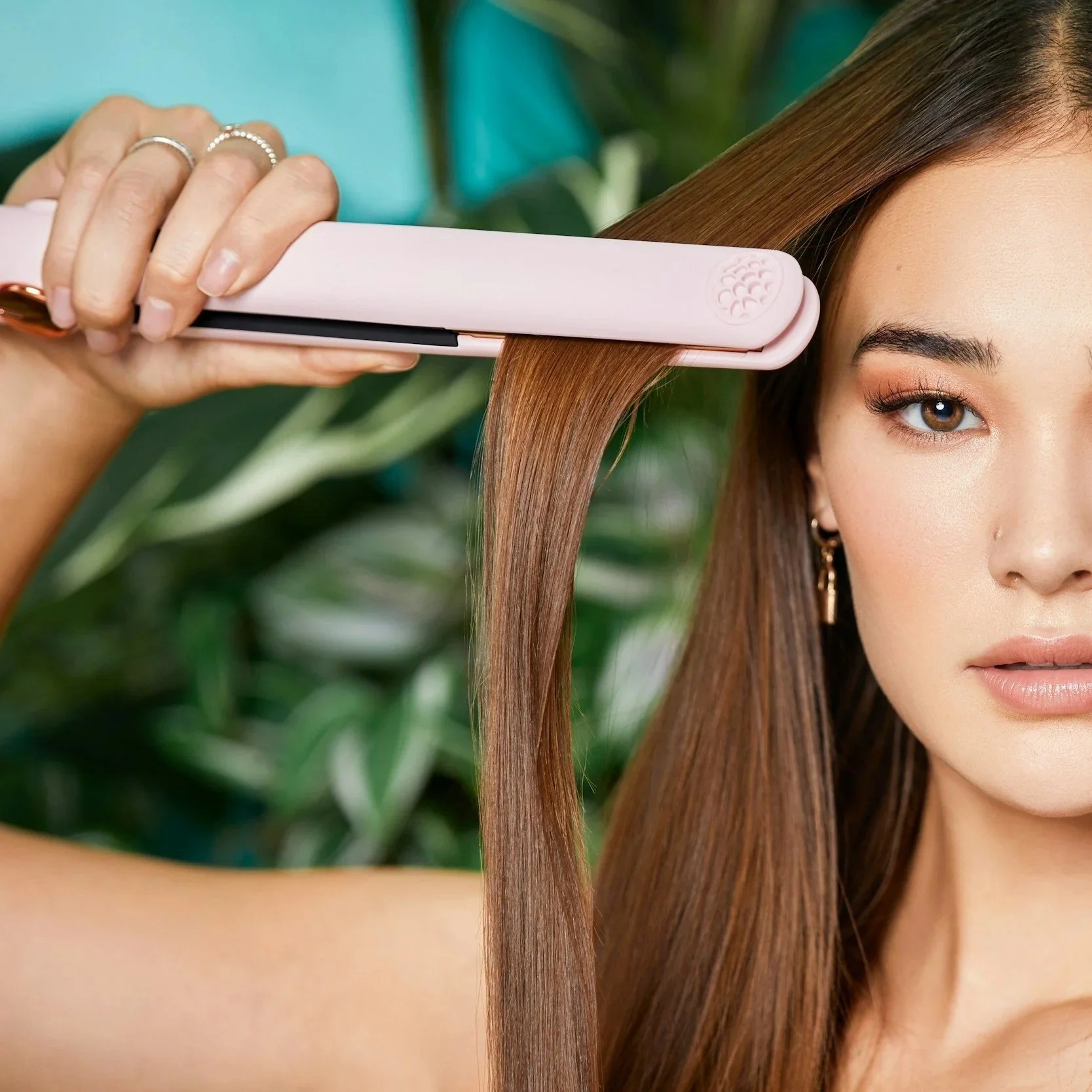 Every Travel Straightener Is "Compact" BUT Lacks Power: The Underserved Buyer Waiting to Pay Premium for Both