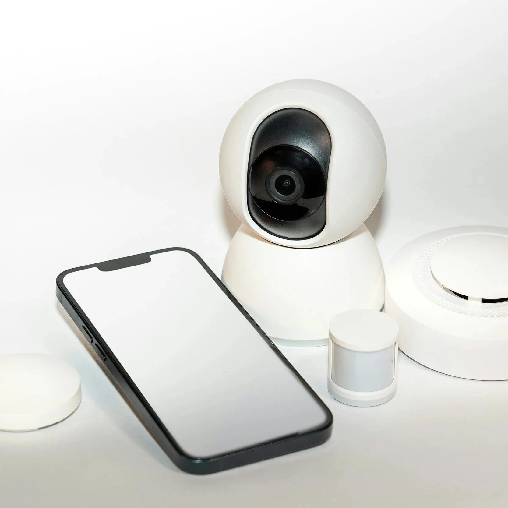 Smart Home Kits Delivering Plug & Play Setup, Privacy and Fair Prices Win Sales