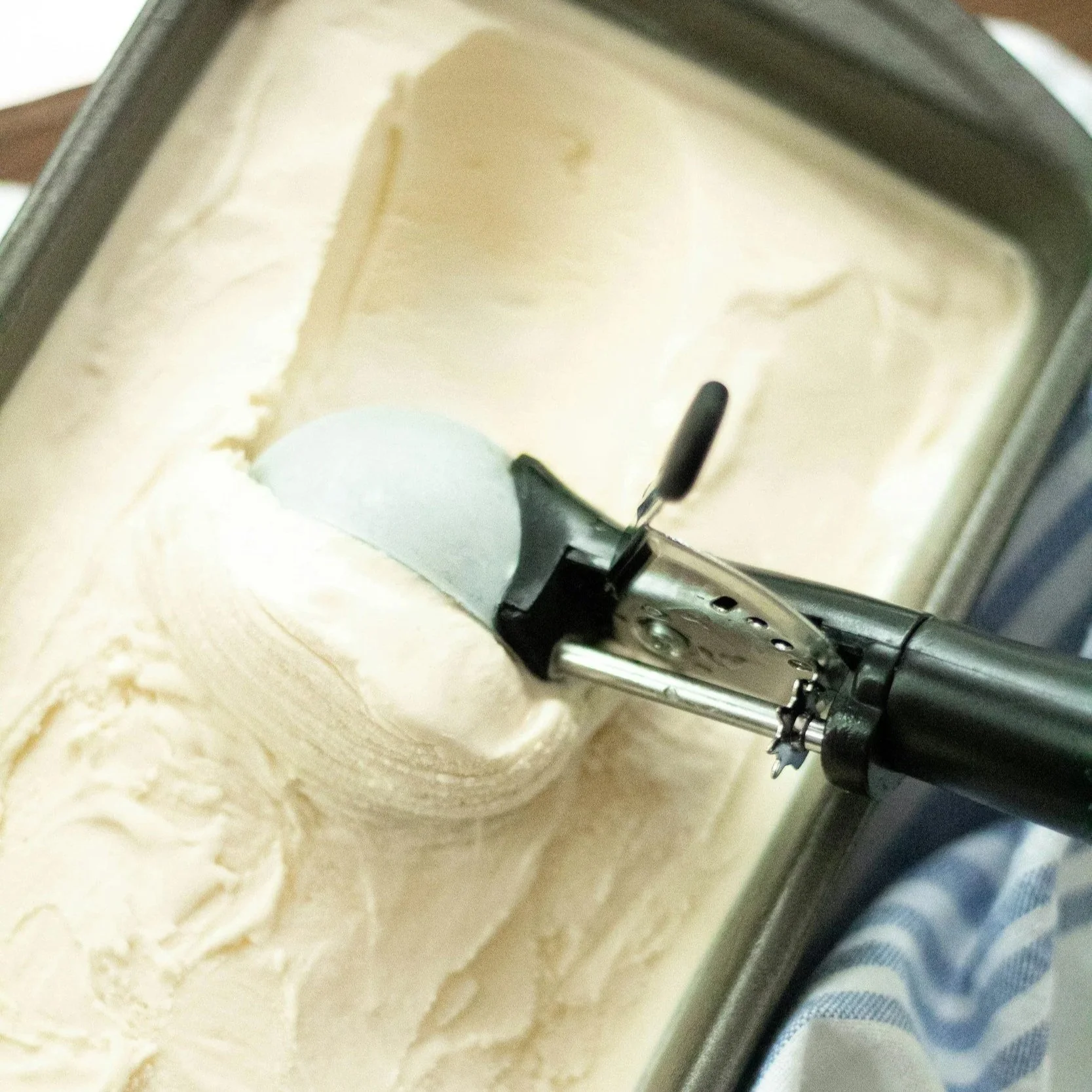 Heated Ice Cream Scoops Melting Hot Sales For Sellers That Create Quick Heating And Dishwasher Safety